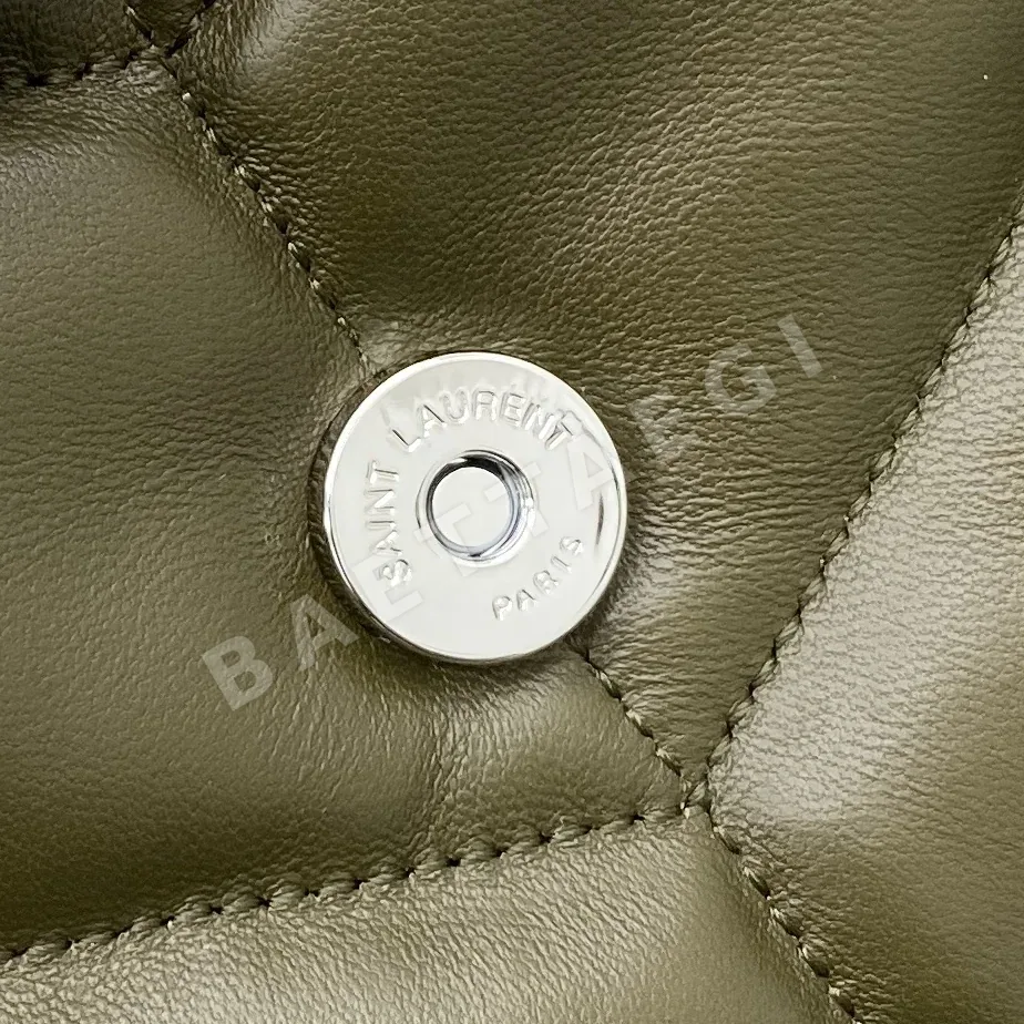 생로랑 LOOLOU PUFFER 램스킨 퀼팅 숄더백 상세 이미지 5