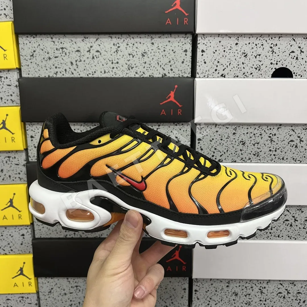 나이키 [DF] 에어 맥스 플러스 블랙 오렌지 옐로우 HF0552-001 201072 Nike Air Max Plus Sunset 상세 이미지 5