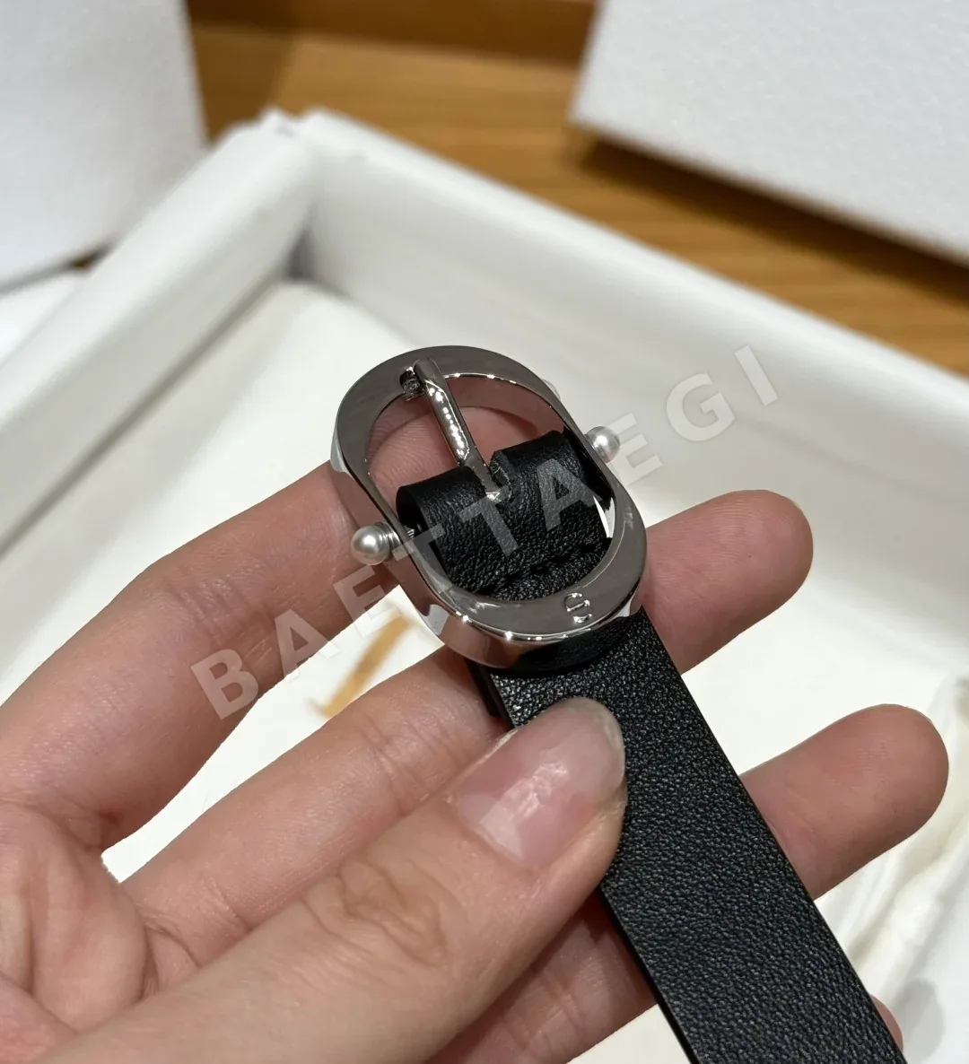 디올 부드러운 소가죽 메탈 버클 벨트 상세 이미지 5