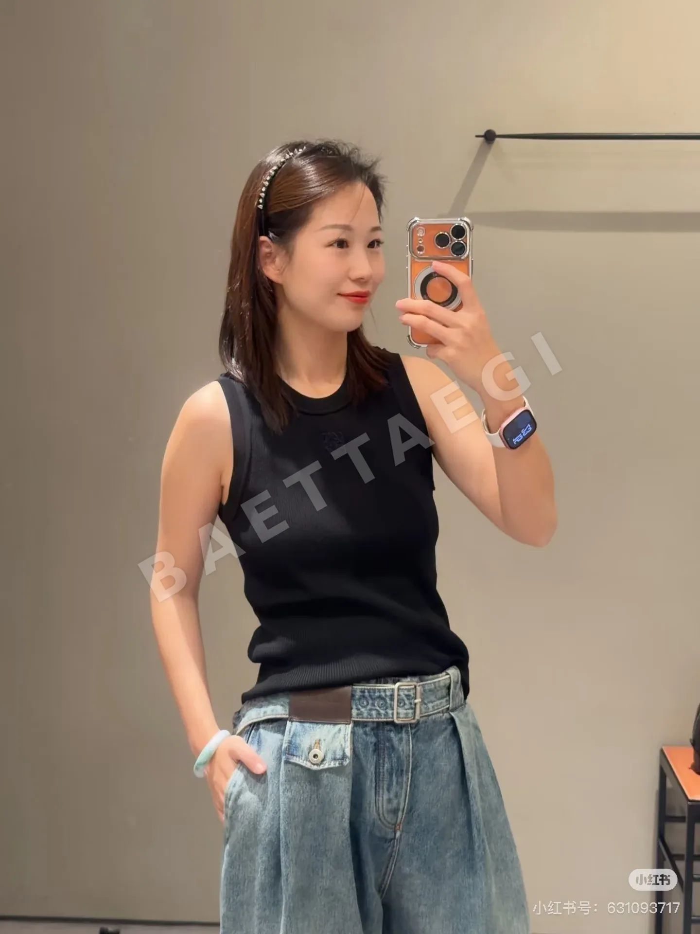 로에베 클래식 로고 자수 라운드넥 반팔 니트 베스트 상세 이미지 8