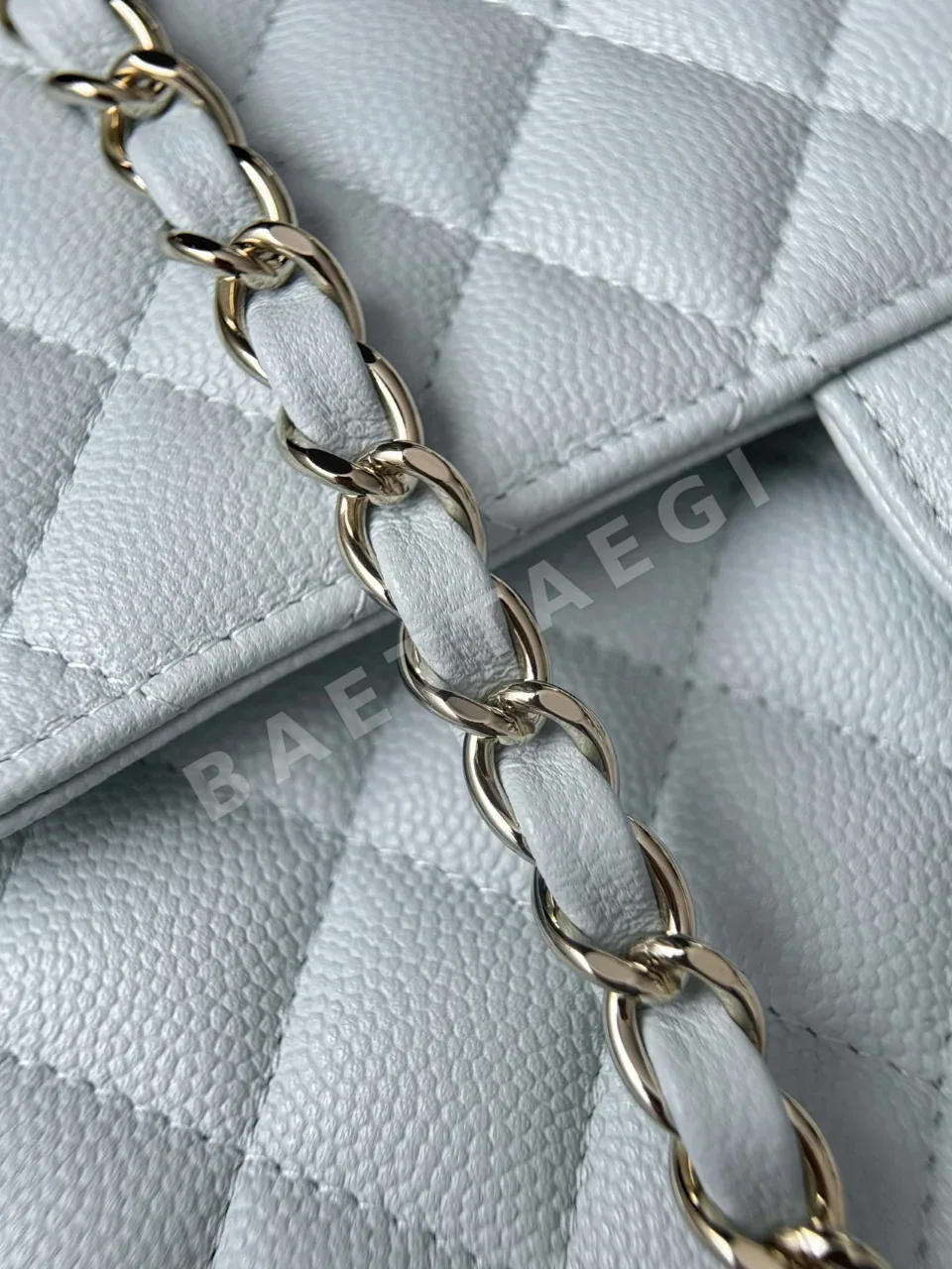 샤넬 라이트 블루 연금장 캐비어 가방 상세 이미지 6