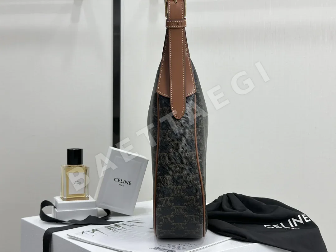 셀린느 로고 프린트 소가죽 숄더백 상세 이미지 3