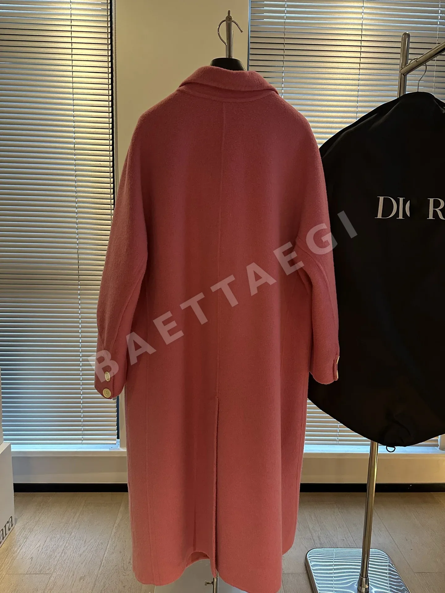 디올 캐시미어 양면 여성 자켓 상세 이미지 8