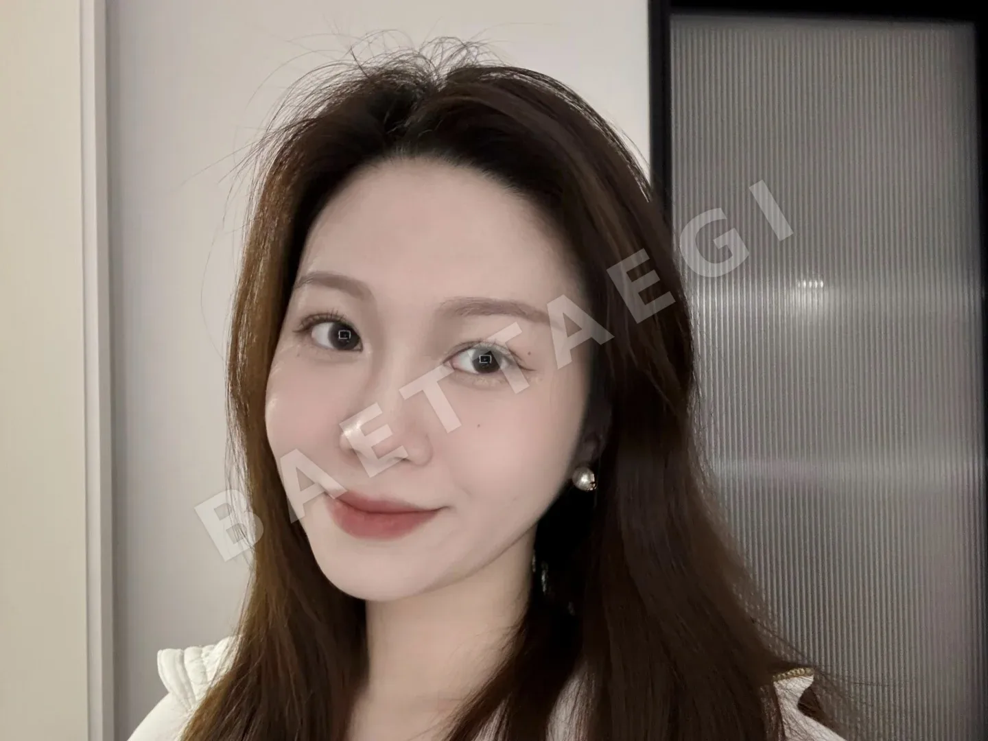 샤넬 블랙&화이트 진주 더블 C 귀걸이 상세 이미지 2