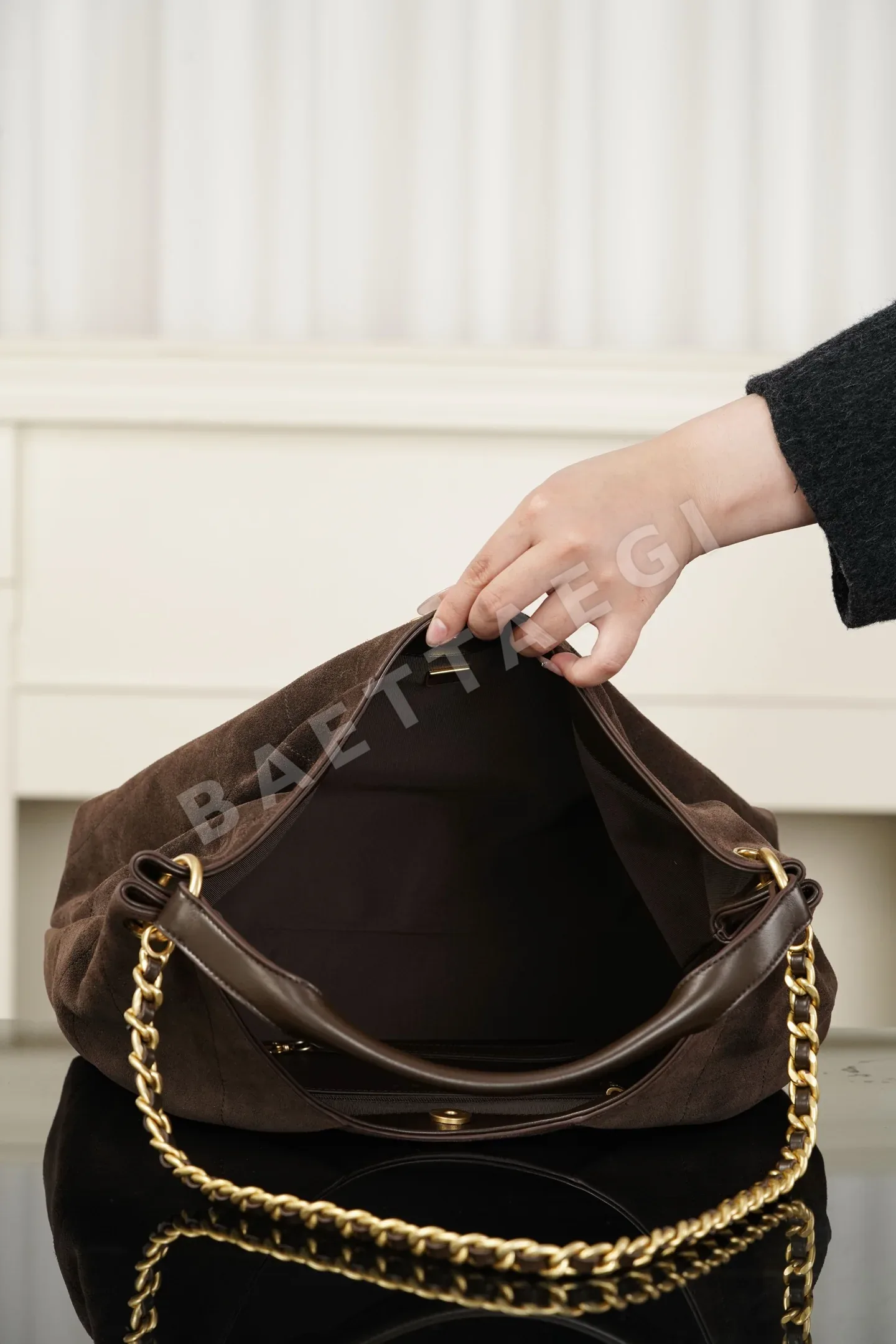 샤넬 뉴 히피 허브 스웨이드 라지 가방 상세 이미지 8