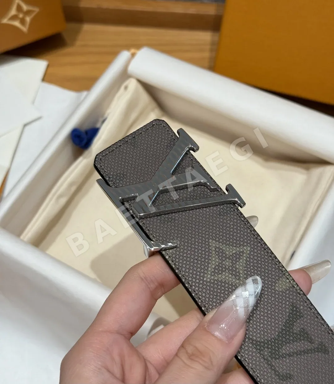 루이비통 디멘션 모노그램 헤리티지 40mm 리버시블 벨트 상세 이미지 7