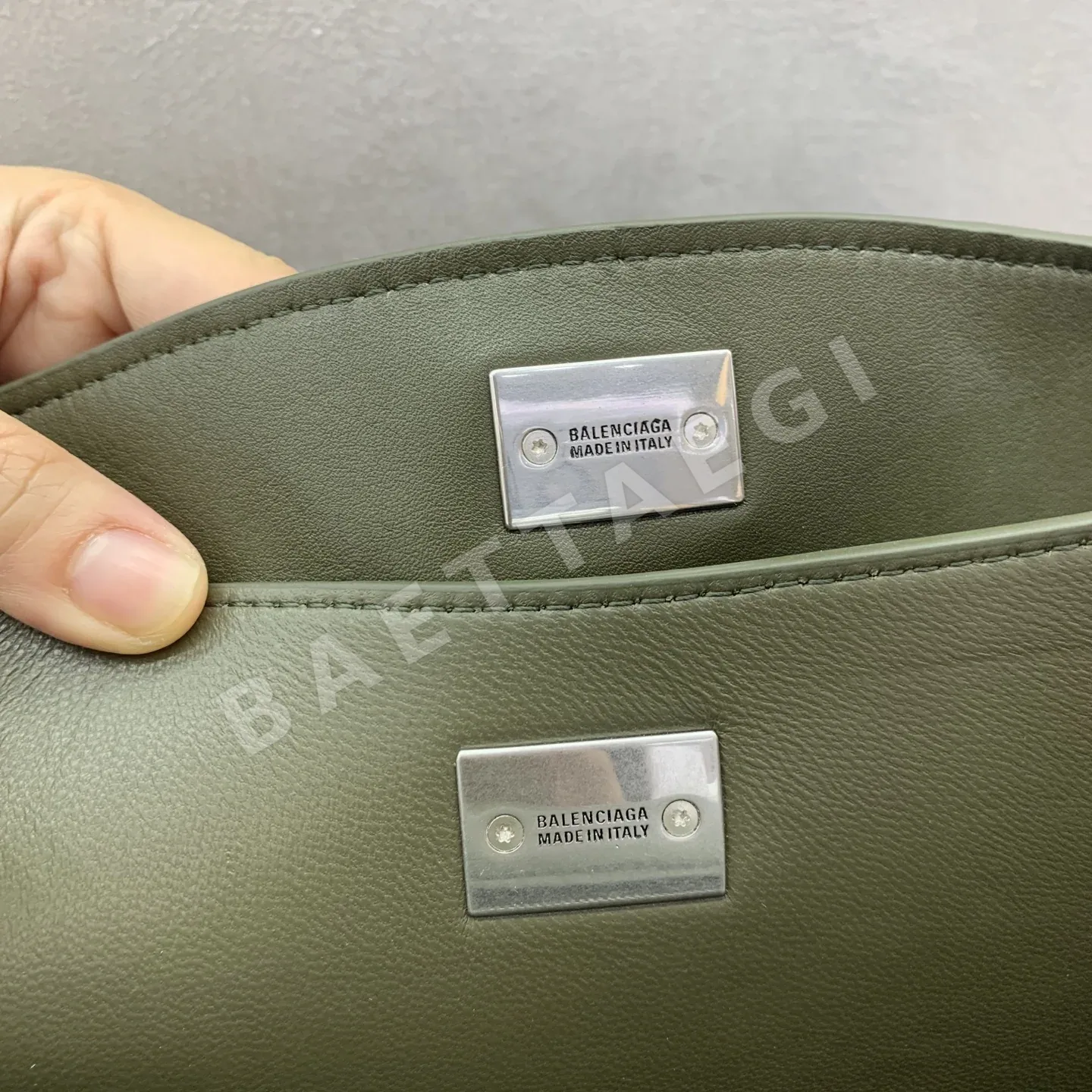 발렌시아가 러브 라운텐 스몰 핸드백 상세 이미지 8