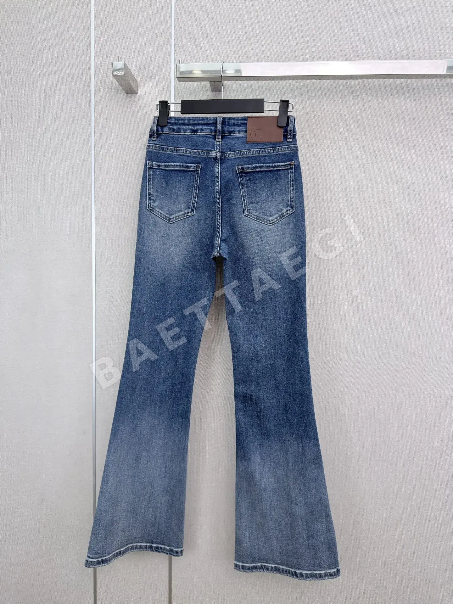 샤넬 더블 C 로고 플레어 여성 바지 상세 이미지 7