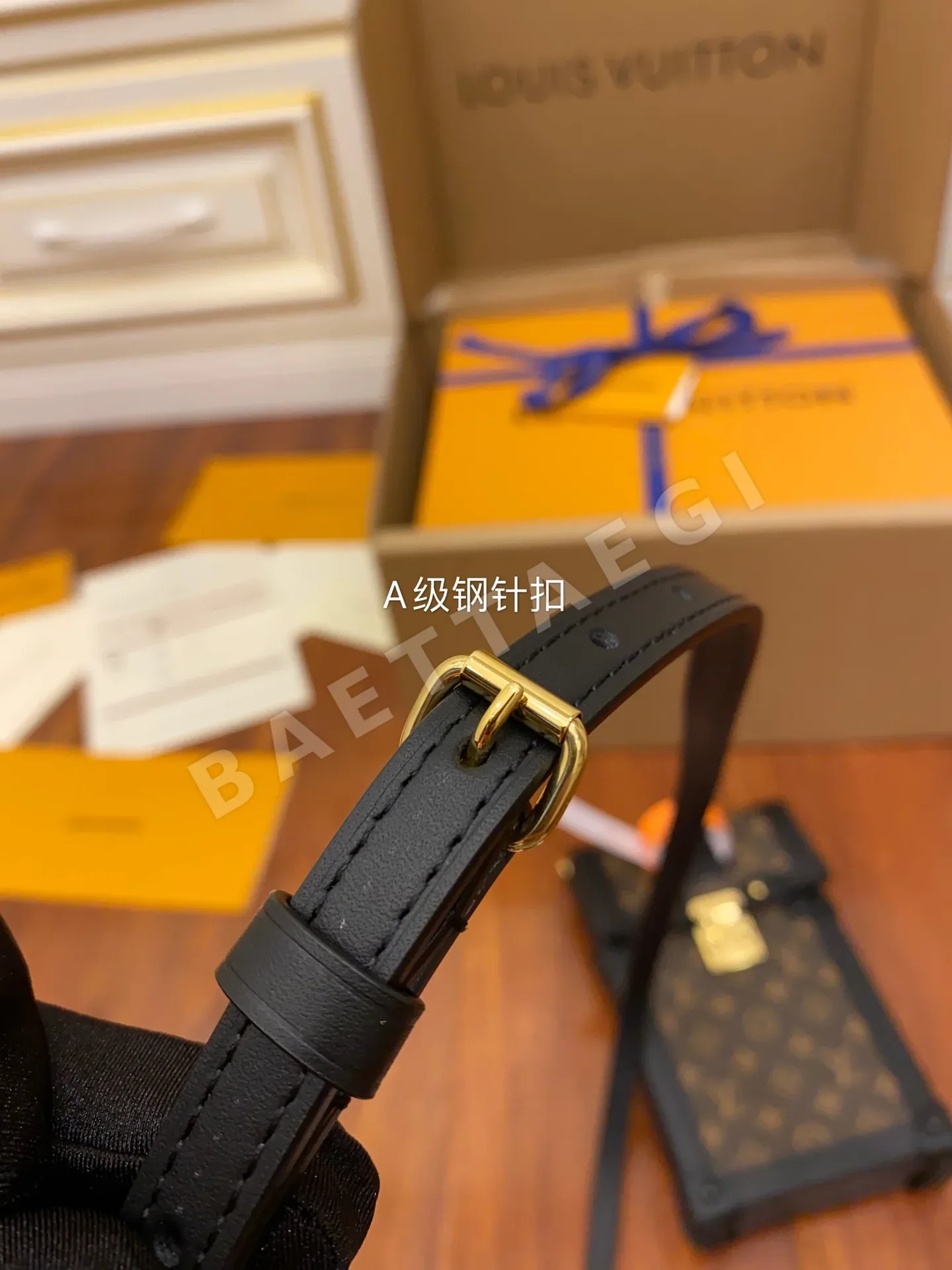루이비통 M63913 가죽 가방 상세 이미지 8