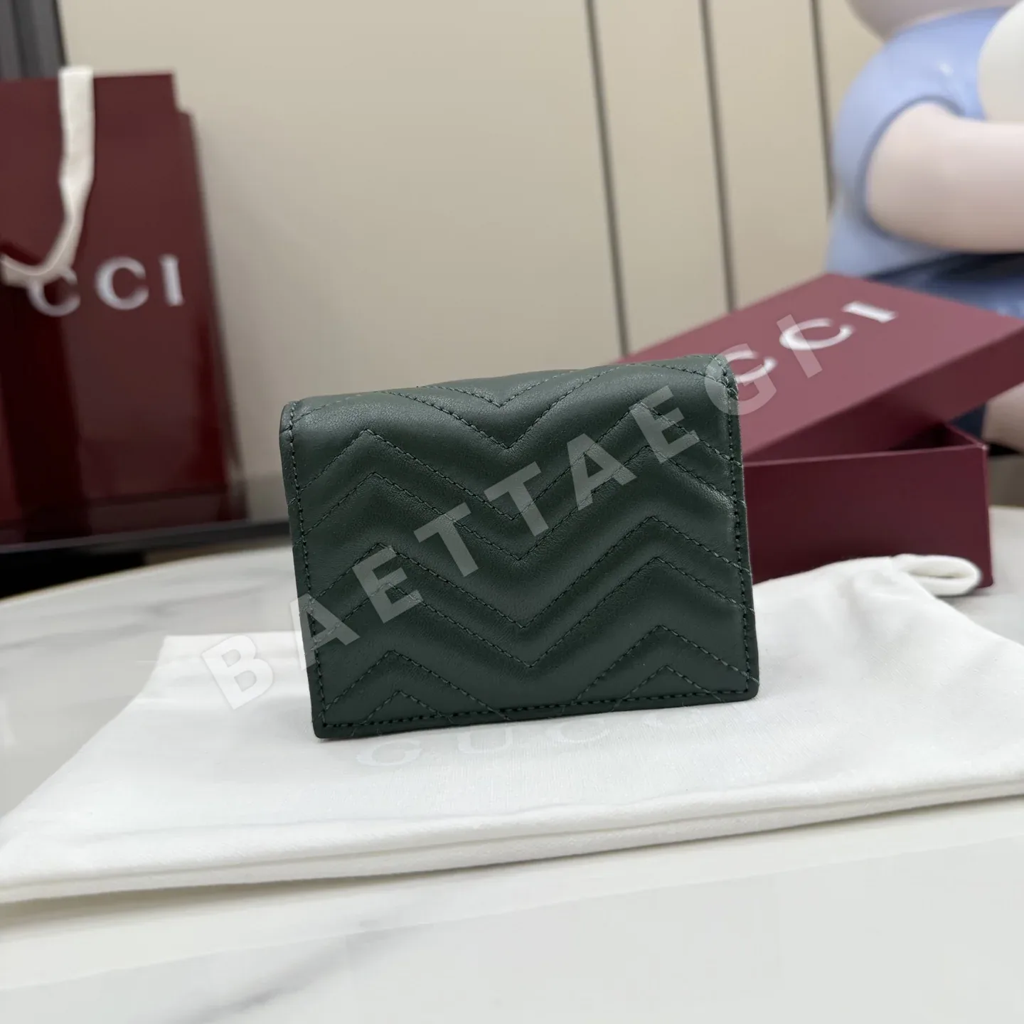 구찌 GG 마몬트 램스킨 퀼팅 카드홀더 지갑 상세 이미지 3