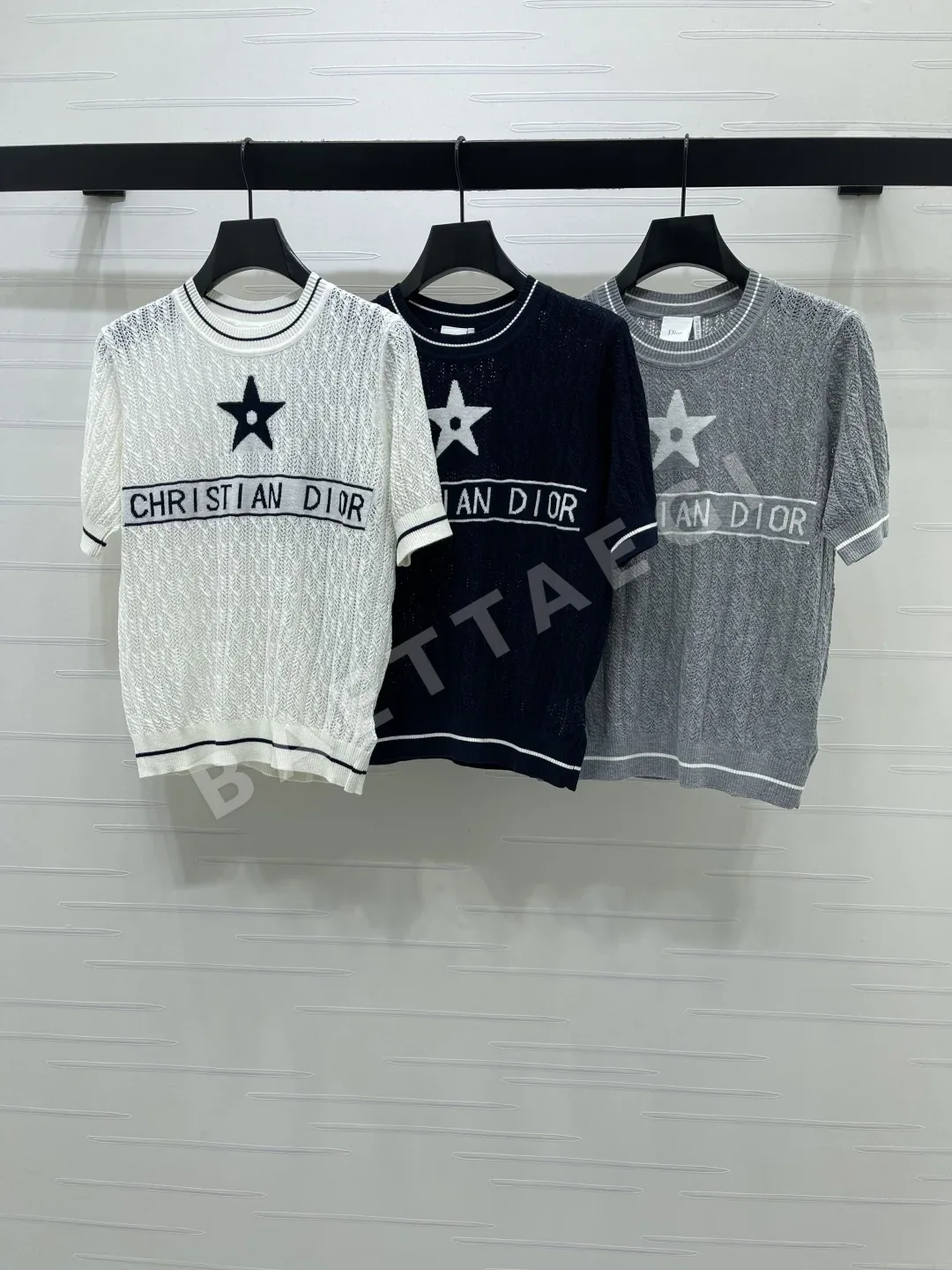 디올 케이블 니트 크루넥 반팔 탑 92749