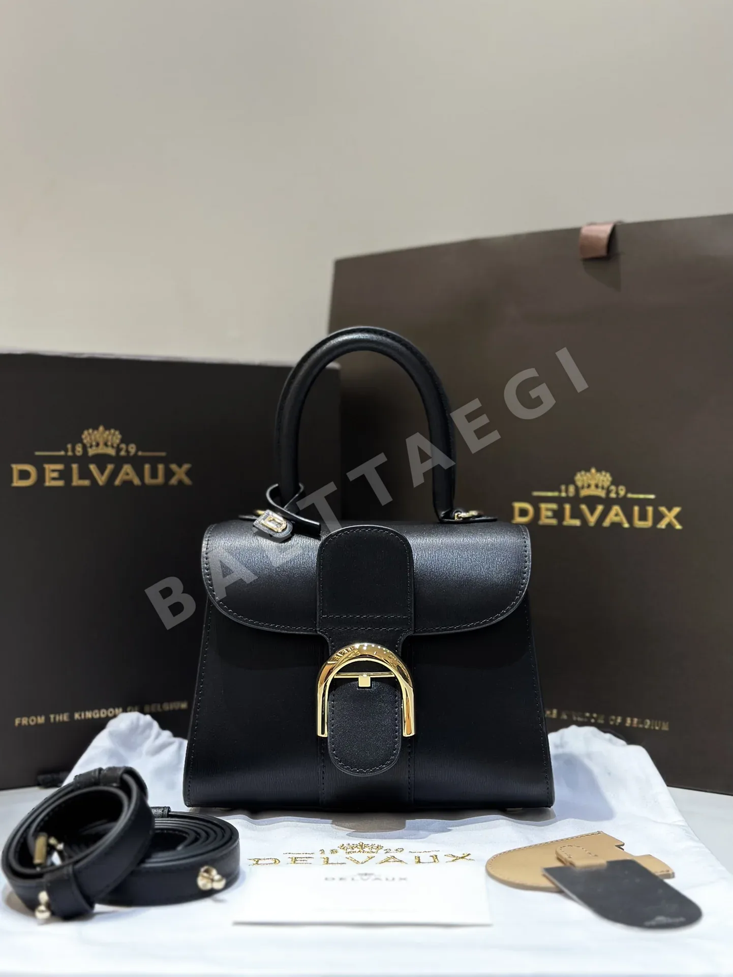 델보 신더블링 박스 가죽 숄더백 99100066