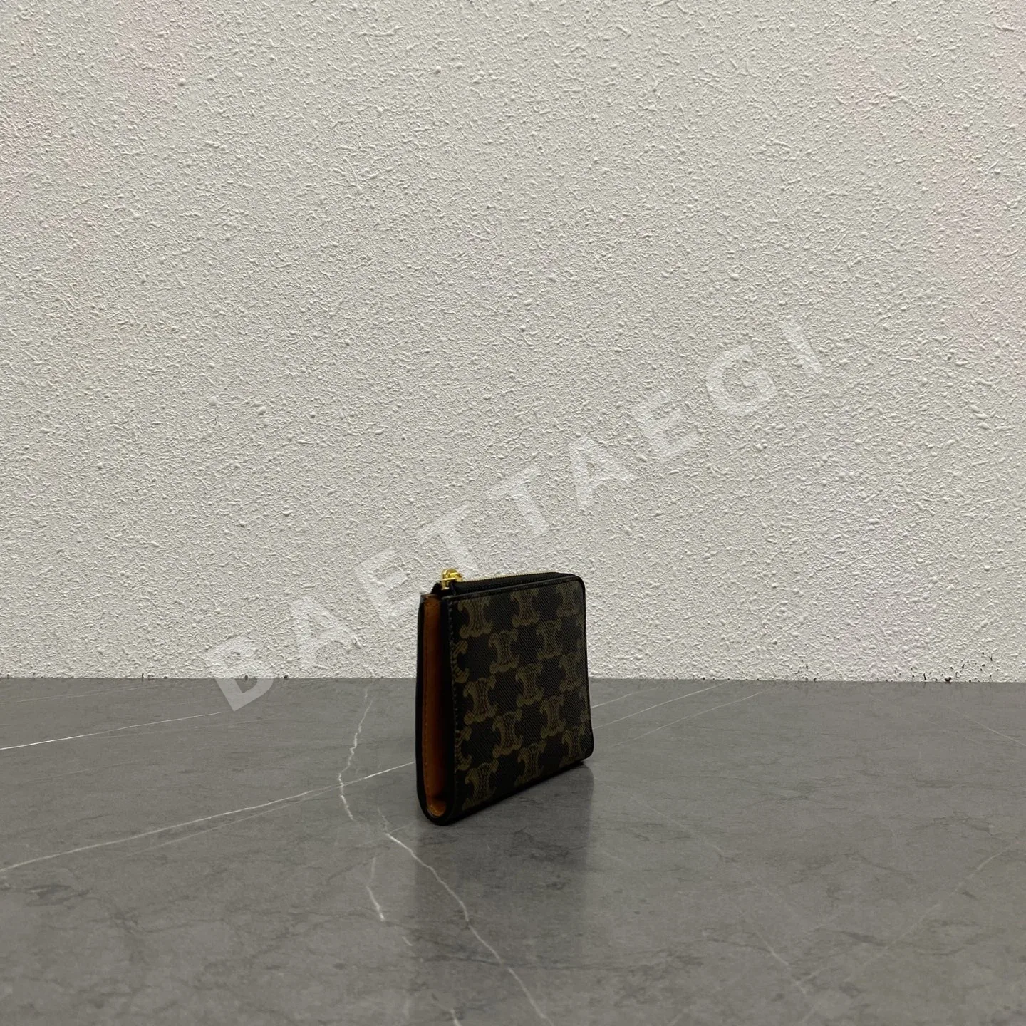 셀린느 브라운 소가죽 지갑 상세 이미지 2