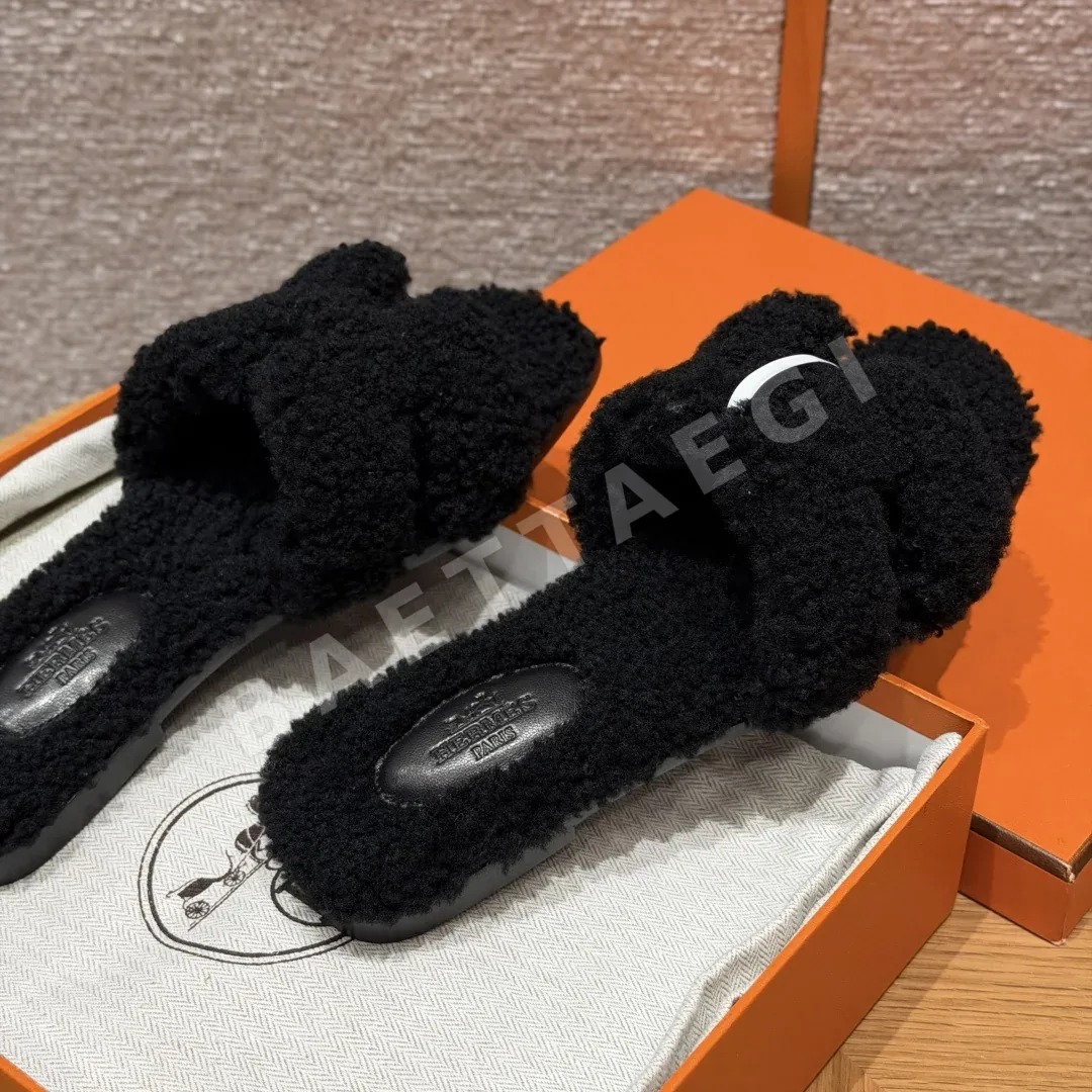 에르메스 오란 샌들 블랙 가죽 H 컷아웃 상세 이미지 4