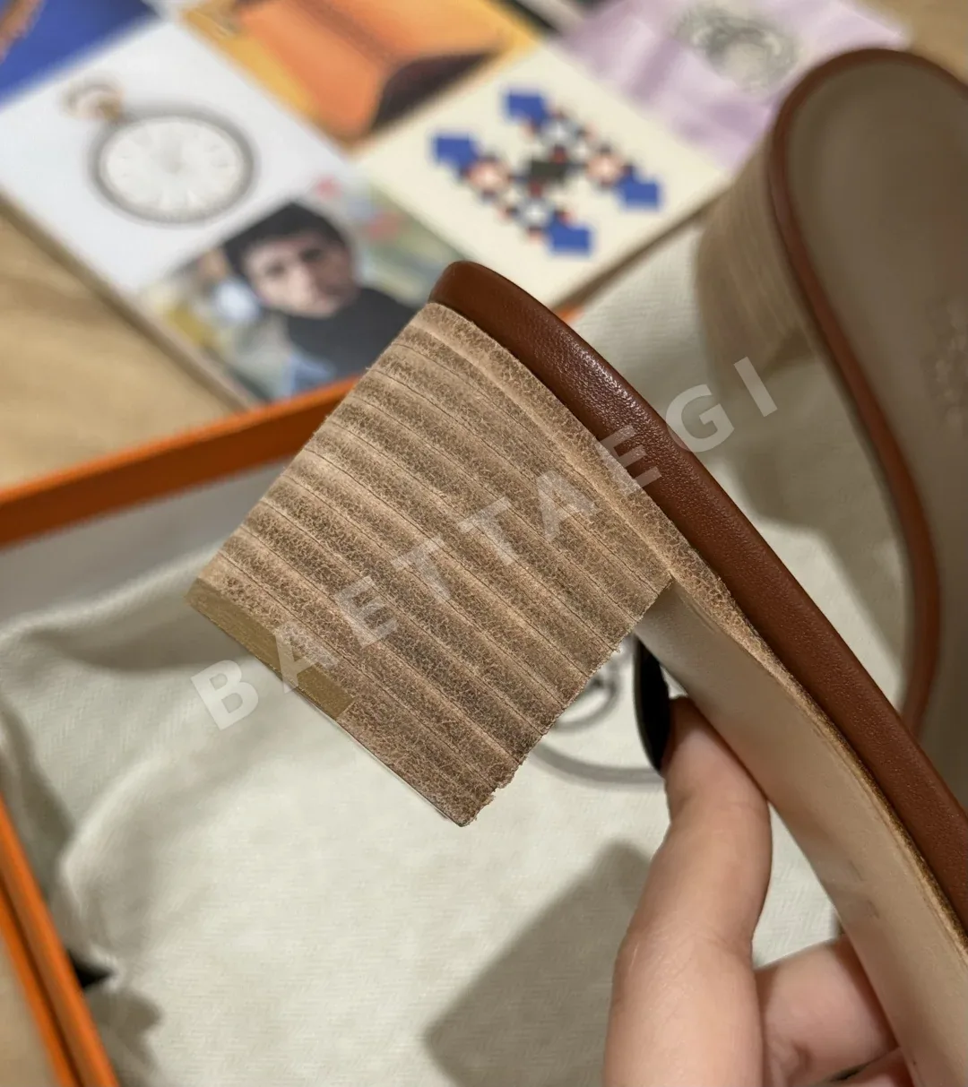 에르메스 오아시스 샌들 Saddle Red Calfskin H 컷아웃 상세 이미지 7