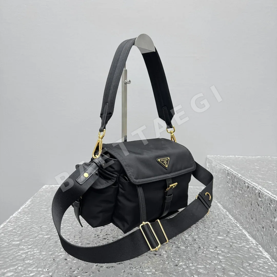 프라다 Explore Re-Nylon 메신저백 상세 이미지 2