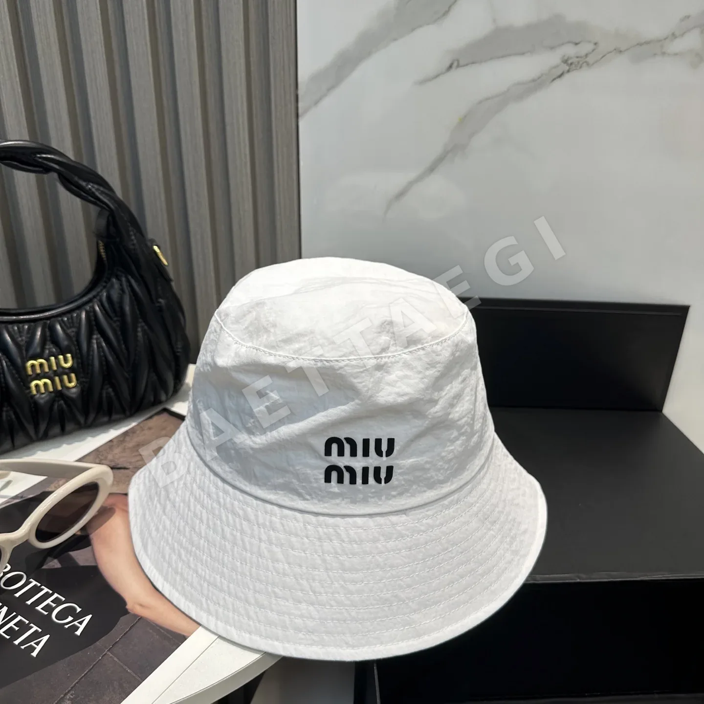 미우미우 경량 버킷햇 모자 상세 이미지 6
