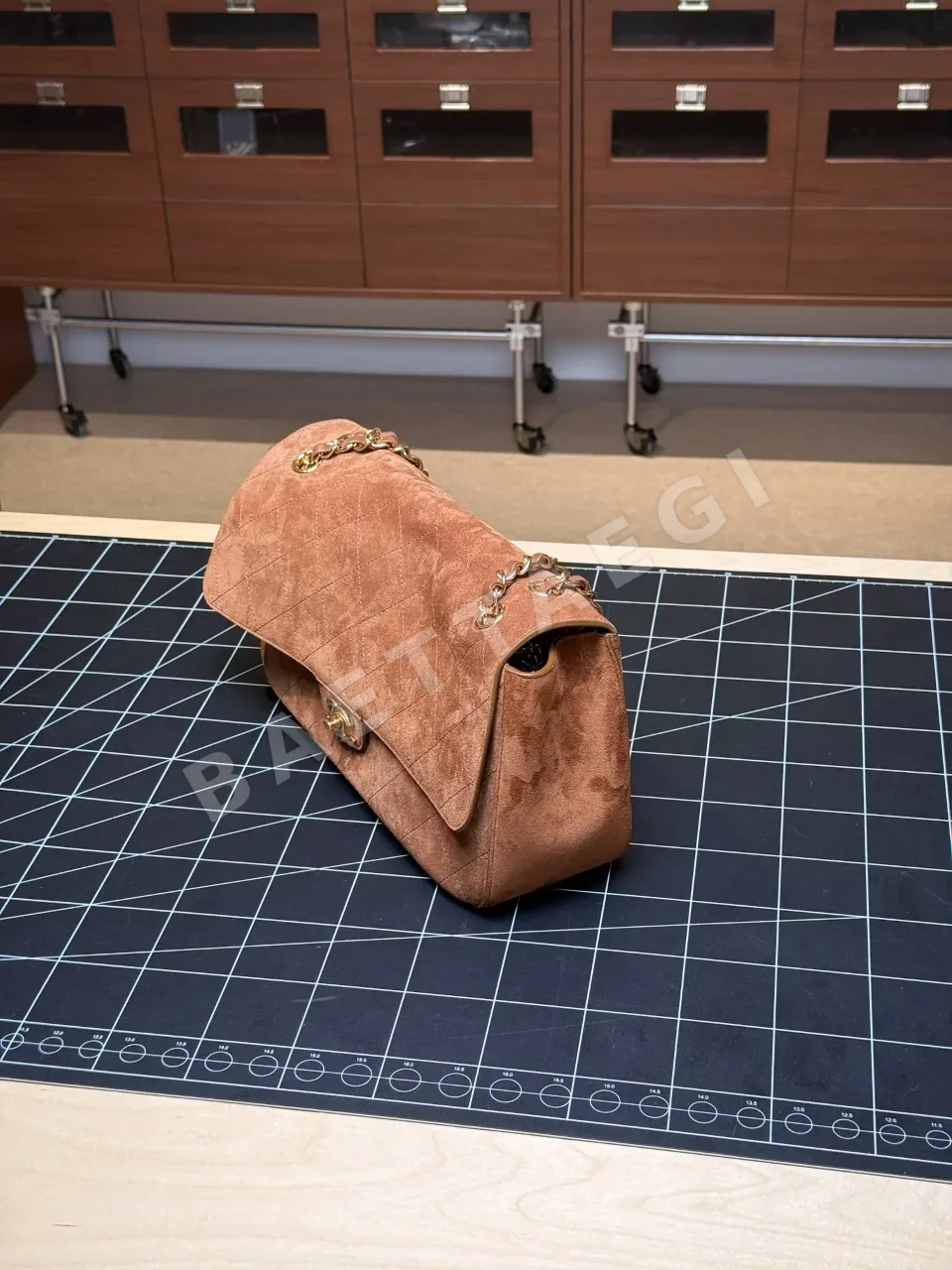 샤넬 스몰캡 사슴 가죽 가방 상세 이미지 3