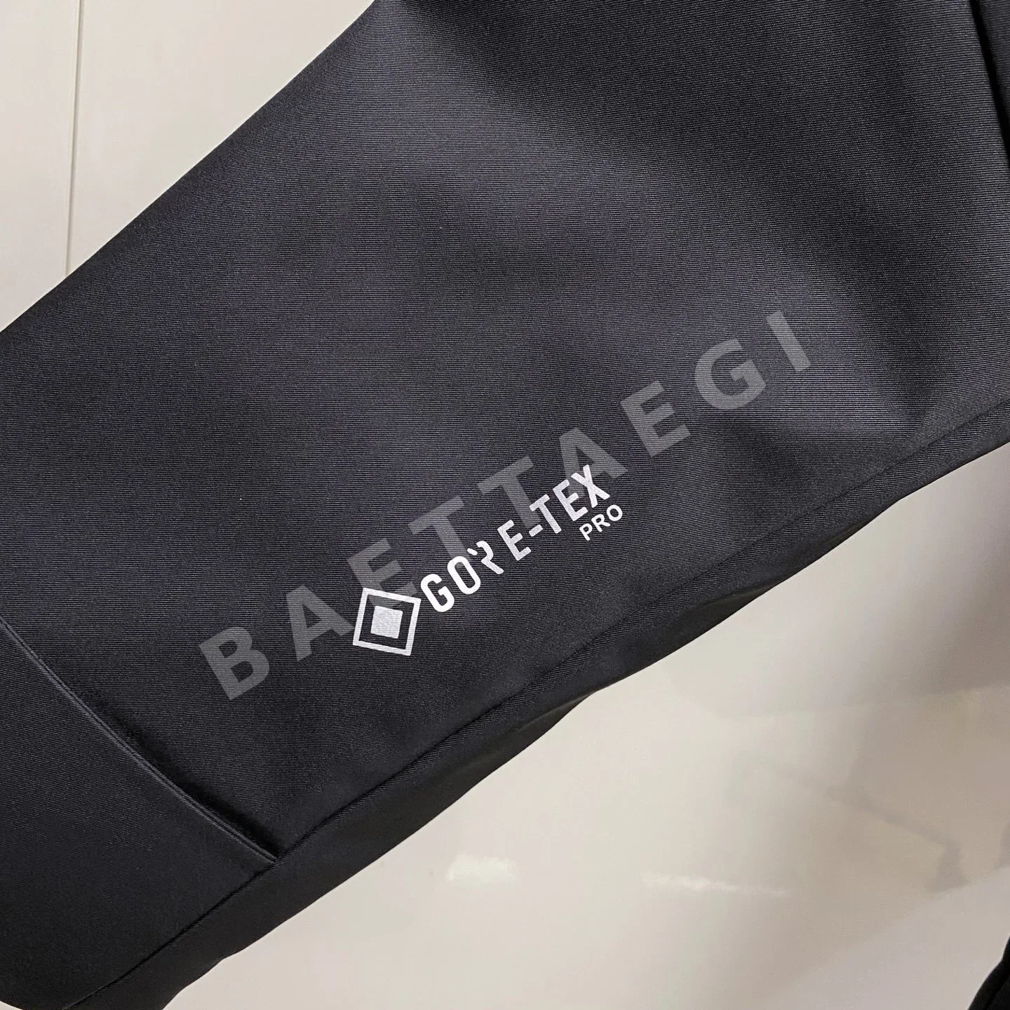 몽클레르 그레노블(Moncler Grenoble) 기능성 후드 스키 자켓 다운 패딩 상세 이미지 5