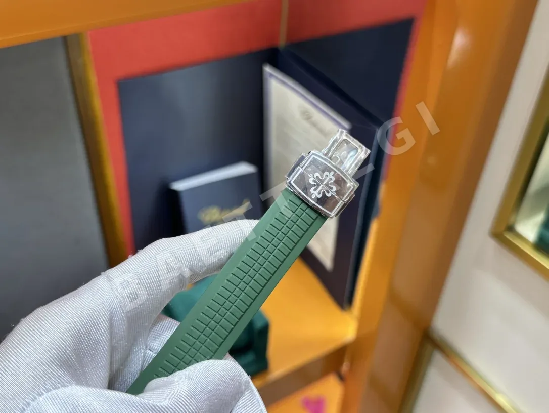 파텍필립 아쿠아넛 자동 남성 시계 그레이 다이얼 5168 G 상세 이미지 6