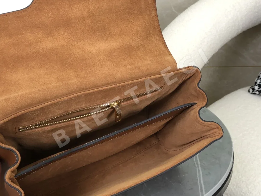 셀린느 크리스탈 장식 미니 숄더백 상세 이미지 9