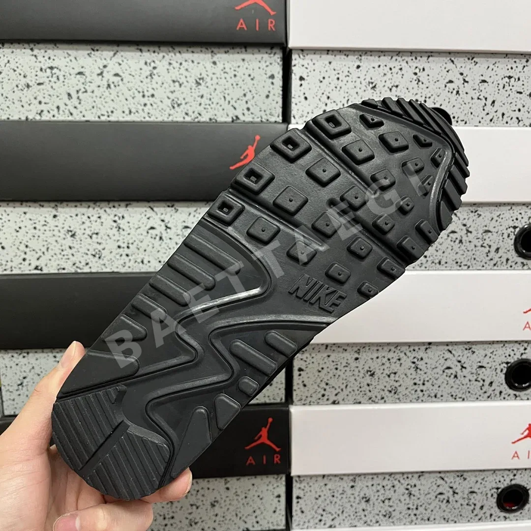 나이키 [MAX] 에어 맥스 90 CN8490-003 201058 Nike Air Max 90 Recraft Triple Black 상세 이미지 3