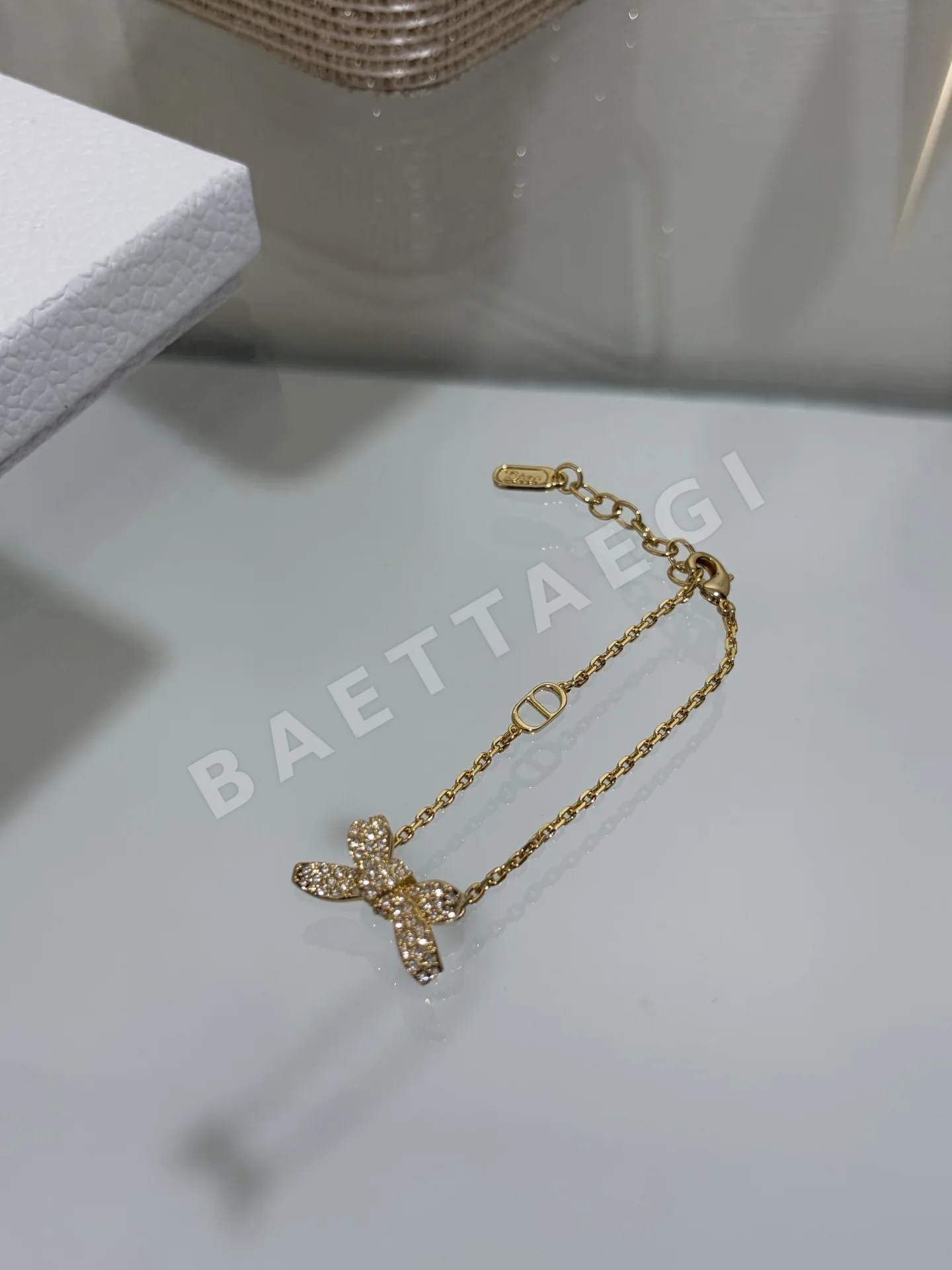 디올 보우 큐빅 장식 팔찌 60861