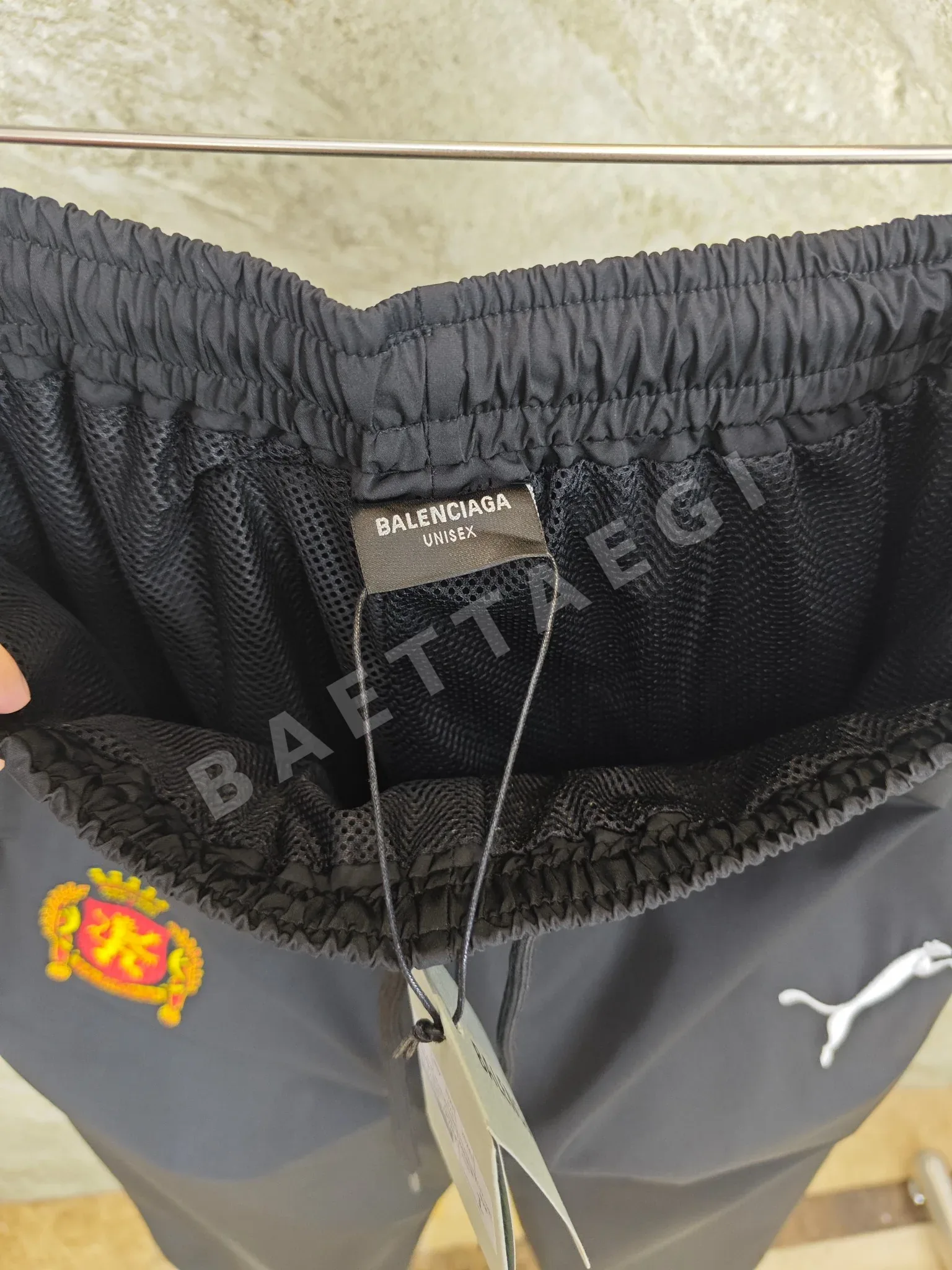발렌시아가 로고 자수 남성 바지 세트업 상세 이미지 6