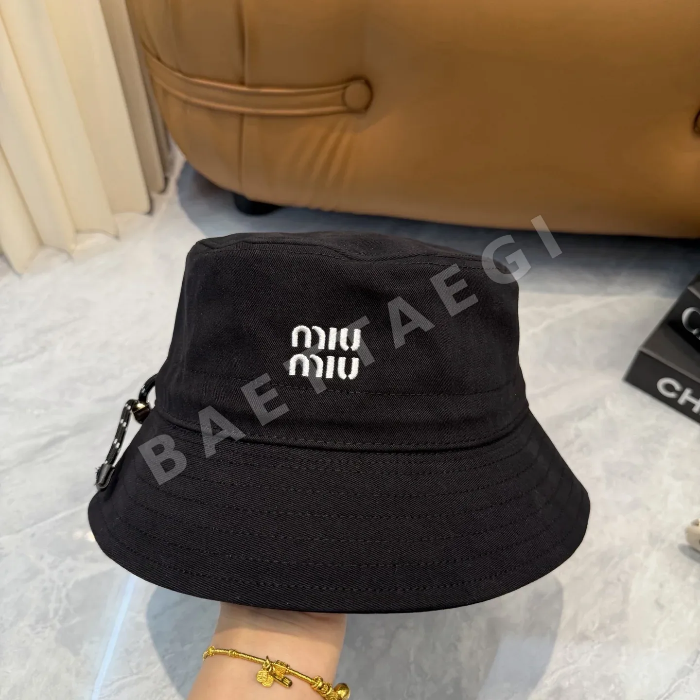 미우미우 자수 버킷 햇 모자 상세 이미지 2