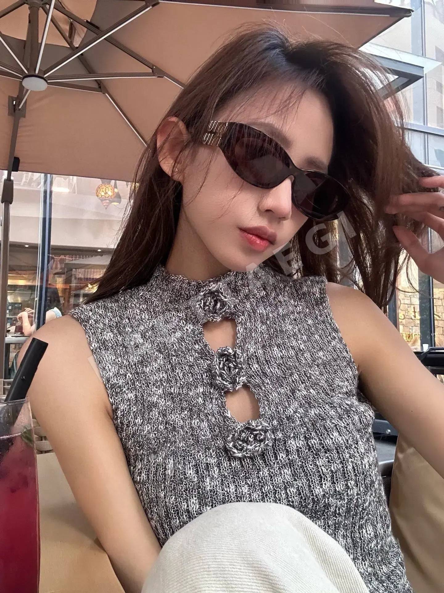미우미우 SMU080 Z 선글라스 상세 이미지 4