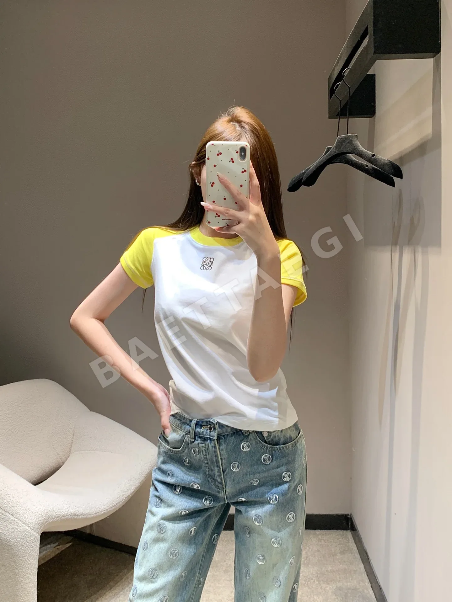 로에베 컬러 블록 자수 반팔 티셔츠 상세 이미지 7