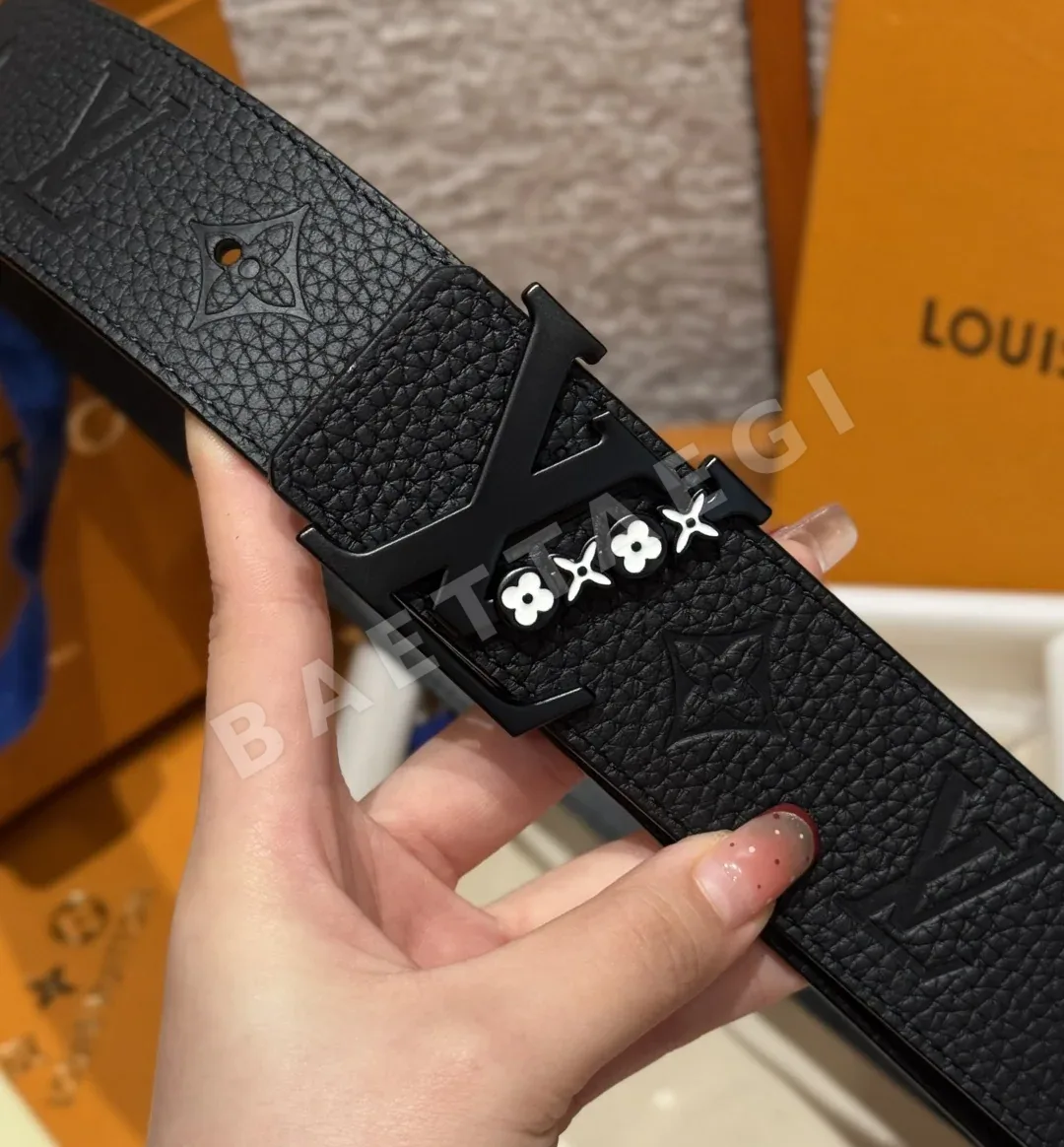 루이비통 리버시블 모노그램 소가죽 벨트 상세 이미지 5
