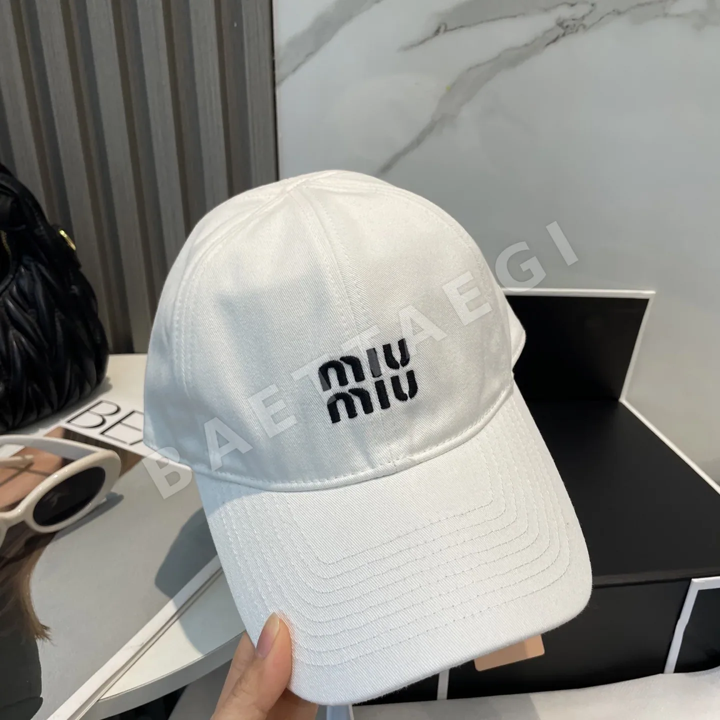 미우미우 코튼 워시드 베이스볼캡 상세 이미지 5