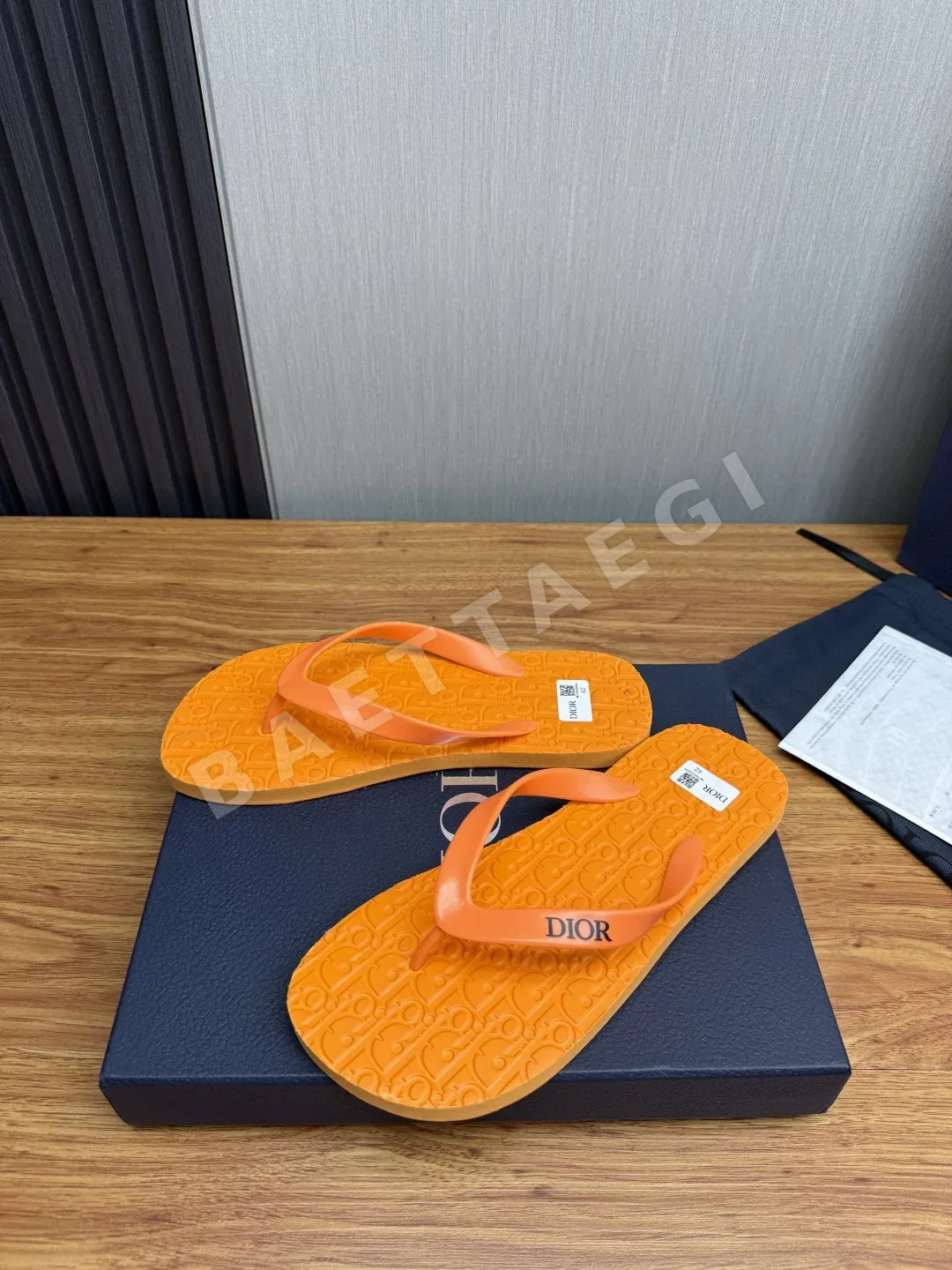 디올 남성용 슬리퍼 상세 이미지 3