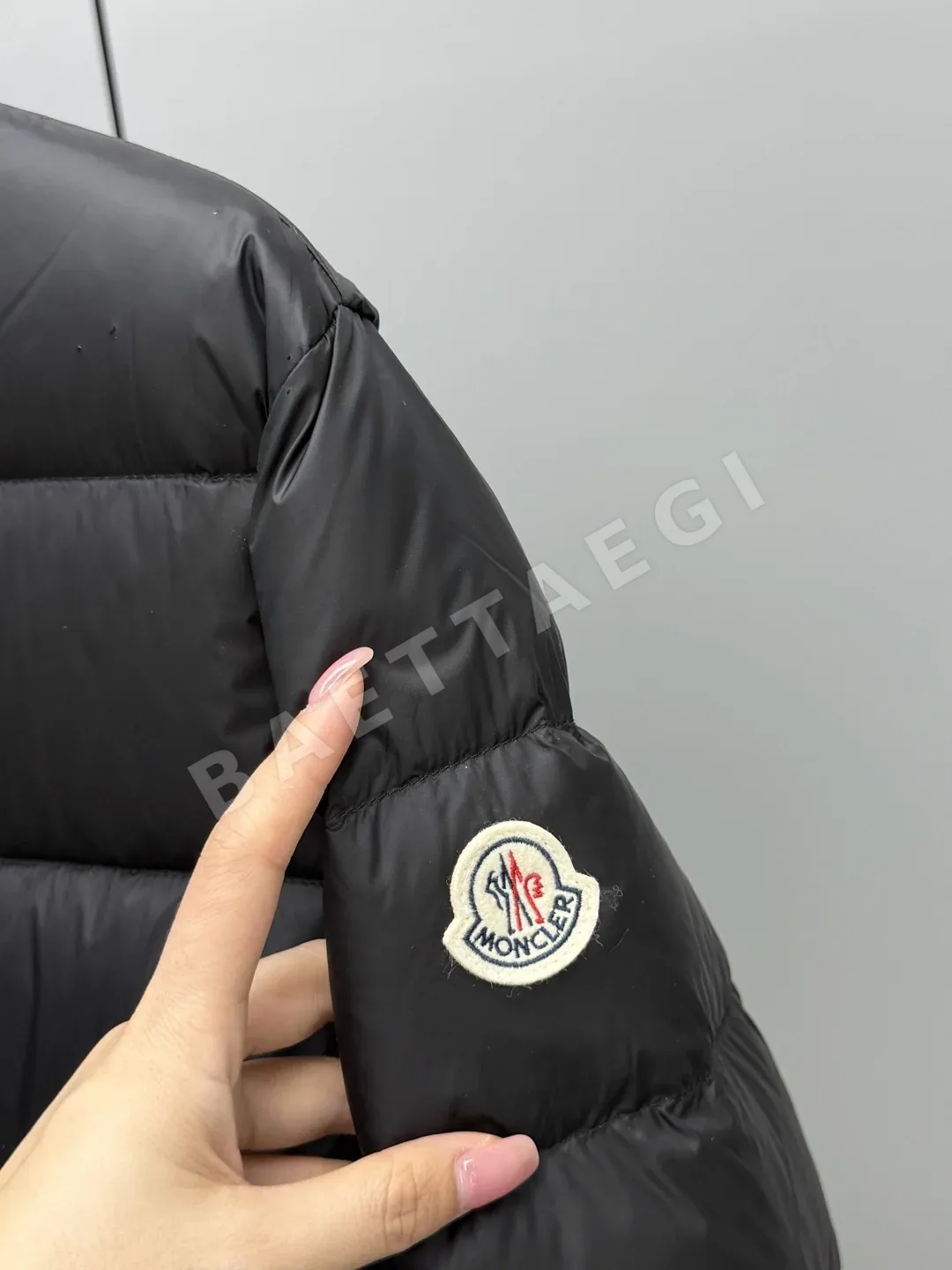 몽클레르 로렌 여성 숏 패딩 자켓 상세 이미지 4