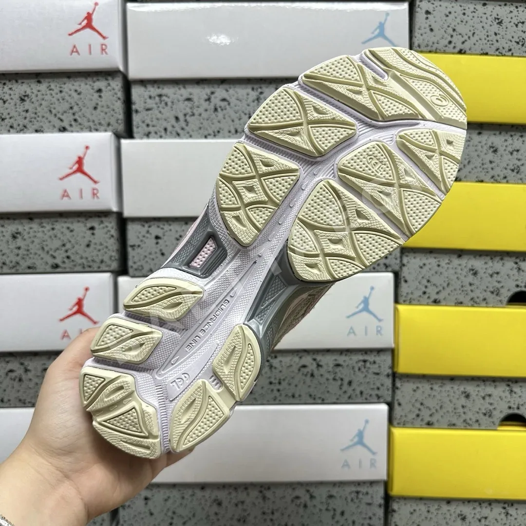 아식스 [GX] 젤 NYC 1203A383-028 200544 Asics Gel-NYC Concrete Barely Rose 상세 이미지 10