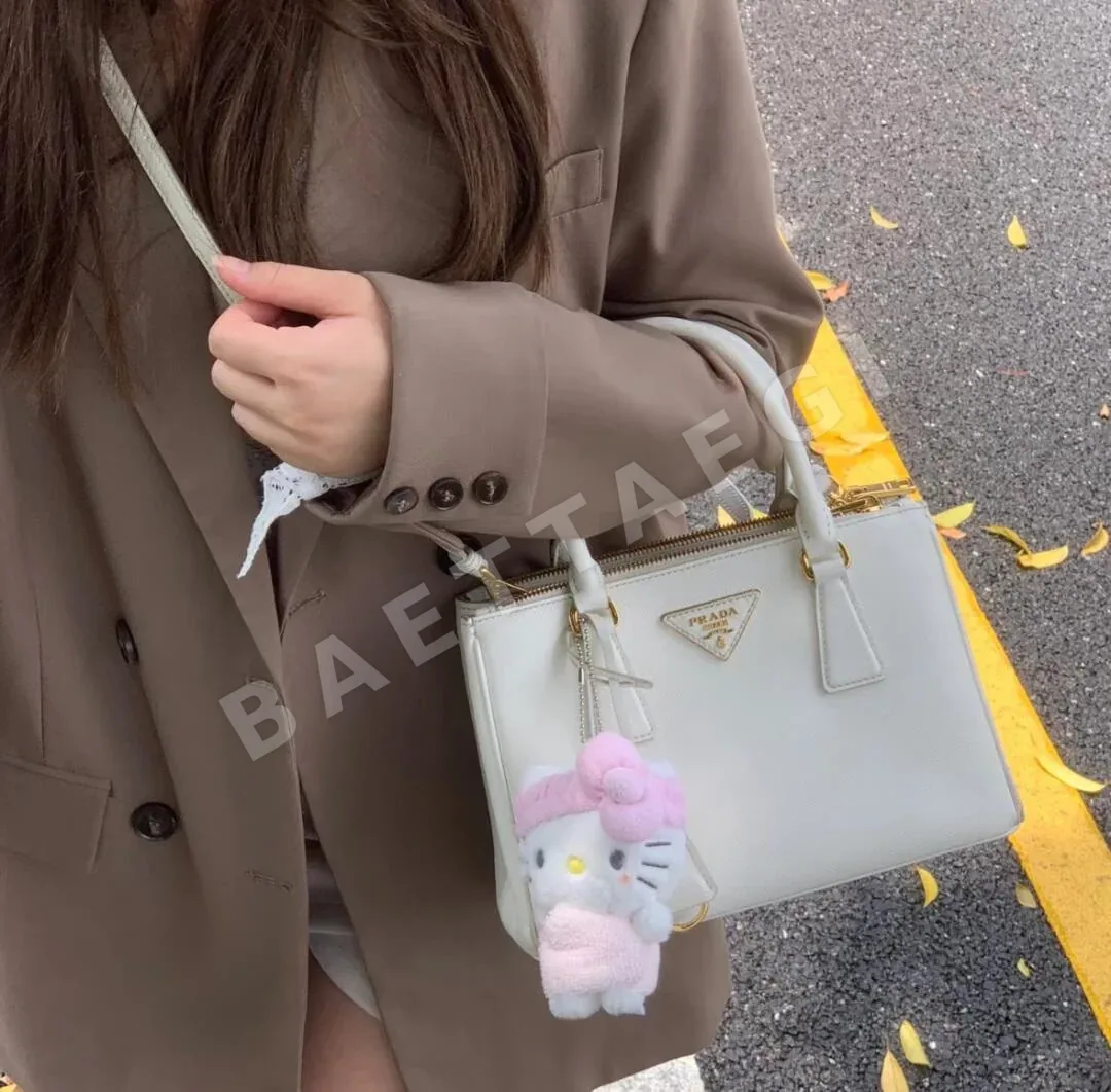 프라다 포코노 가죽 숄더백 188756