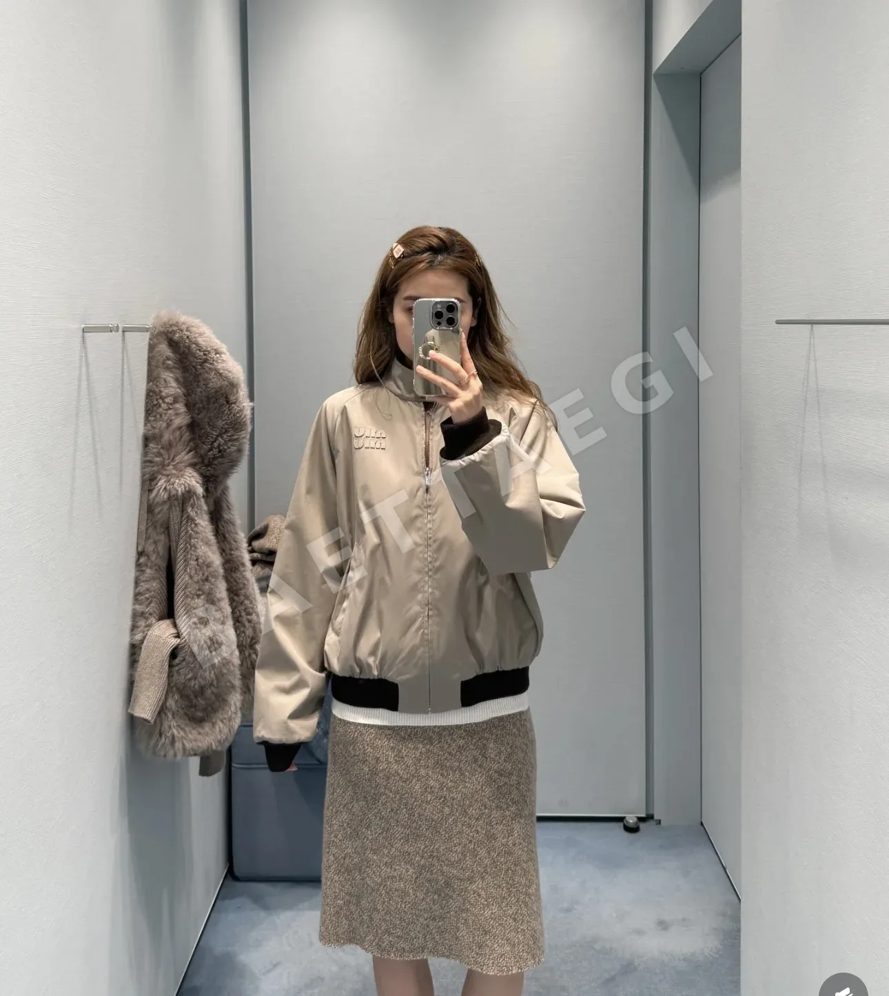 미우미우 드롭 숄더 체크 울 자켓 상세 이미지 3