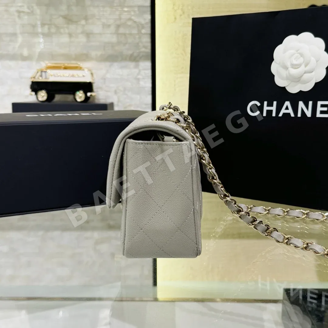 샤넬 라이트 그레이 카프스킨 미니 체인숄더백 상세 이미지 3