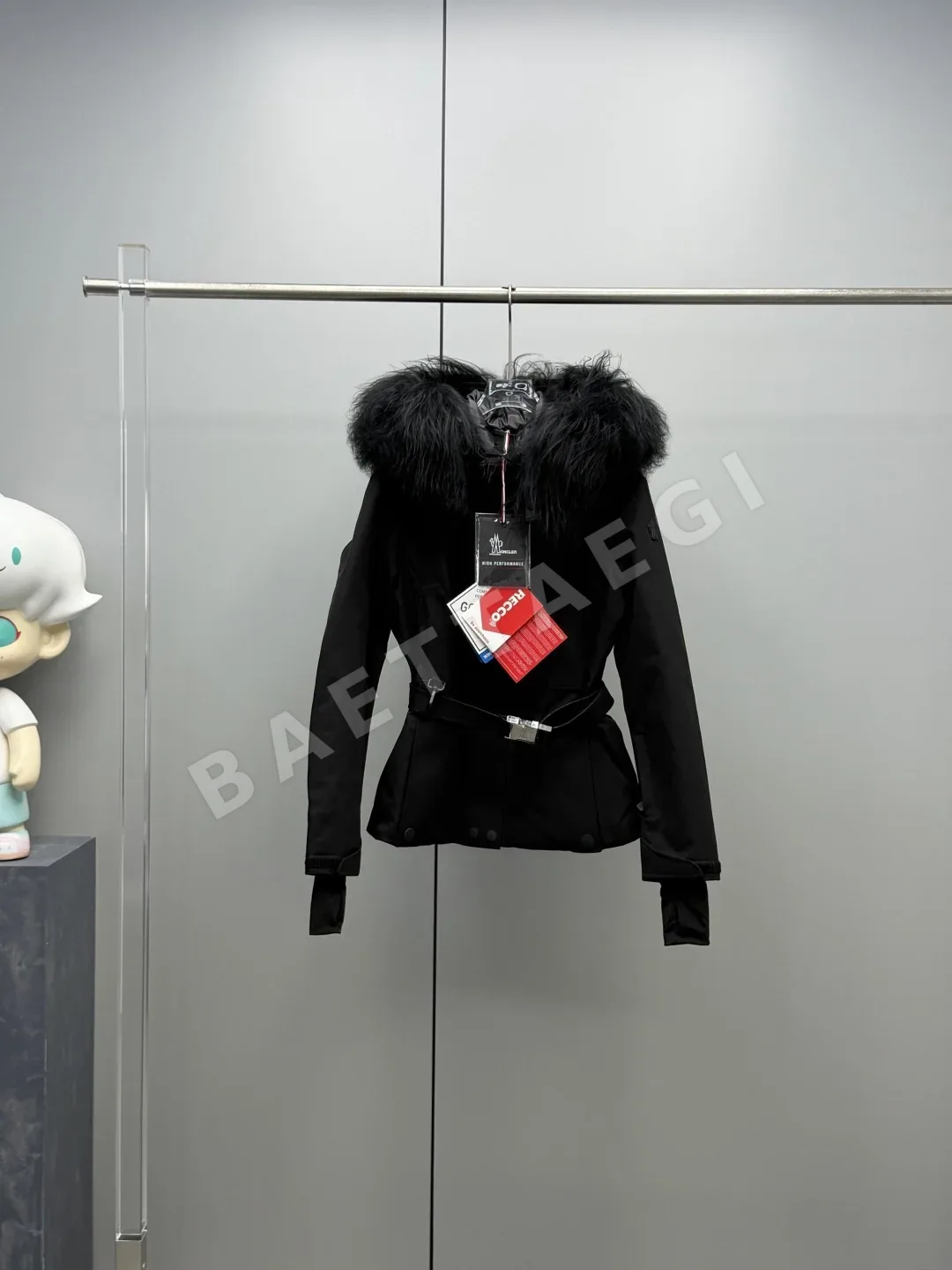몽클레르 라플랑스 고어텍스 여성 후드 패딩 상세 이미지 2