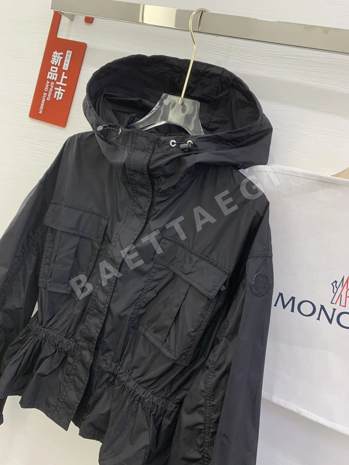 몽클레르 여성 블랙 화이트 플리츠 원피스 레플리카 6516 상세 이미지 3
