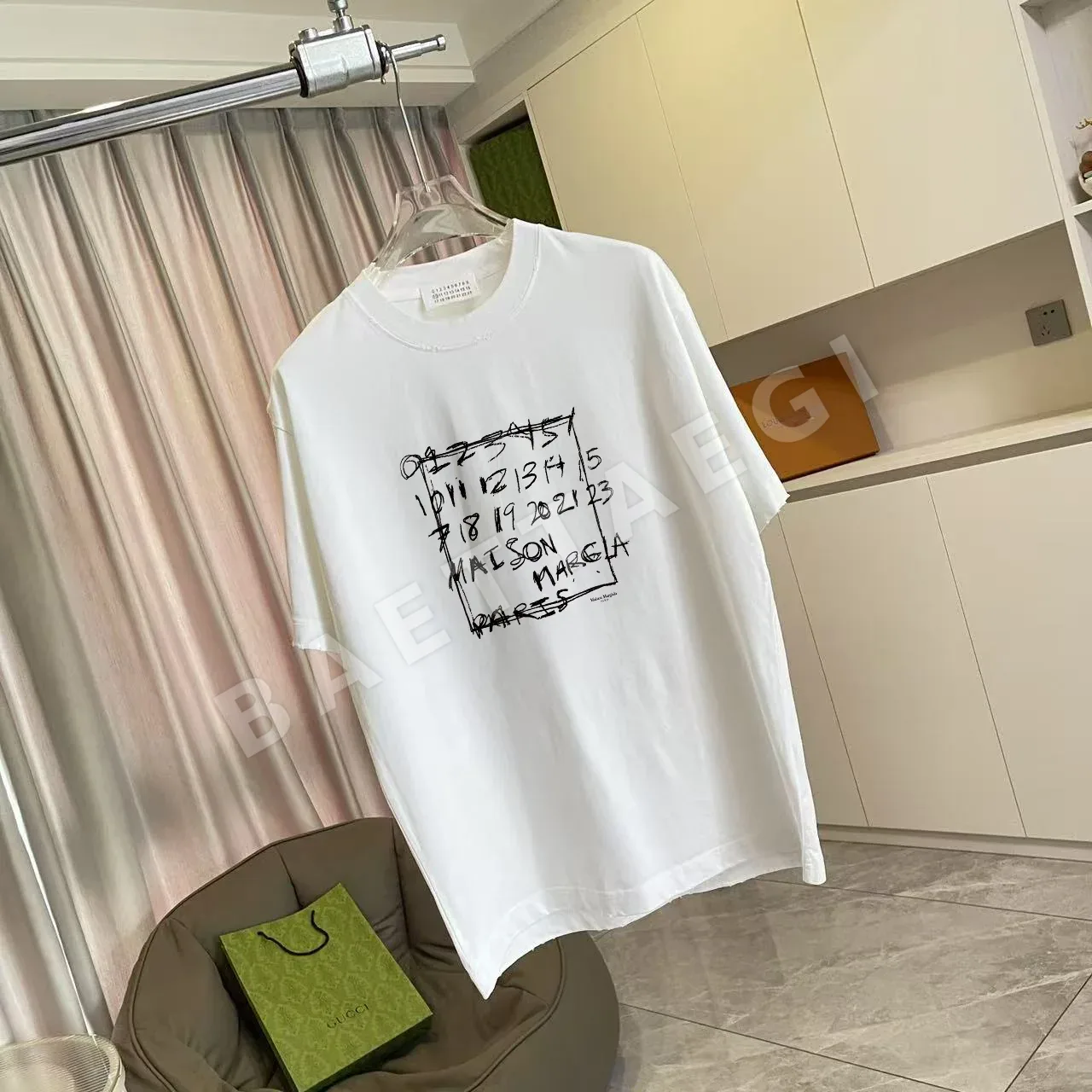 마르지엘라 워시 가공 데미지 반팔 티셔츠 상세 이미지 2