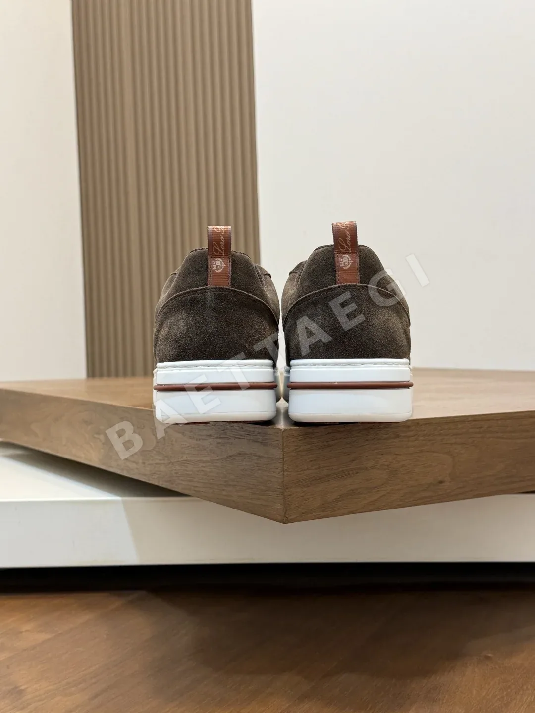 로로피아나 울 혼방 가죽 워킹 스니커즈 상세 이미지 8