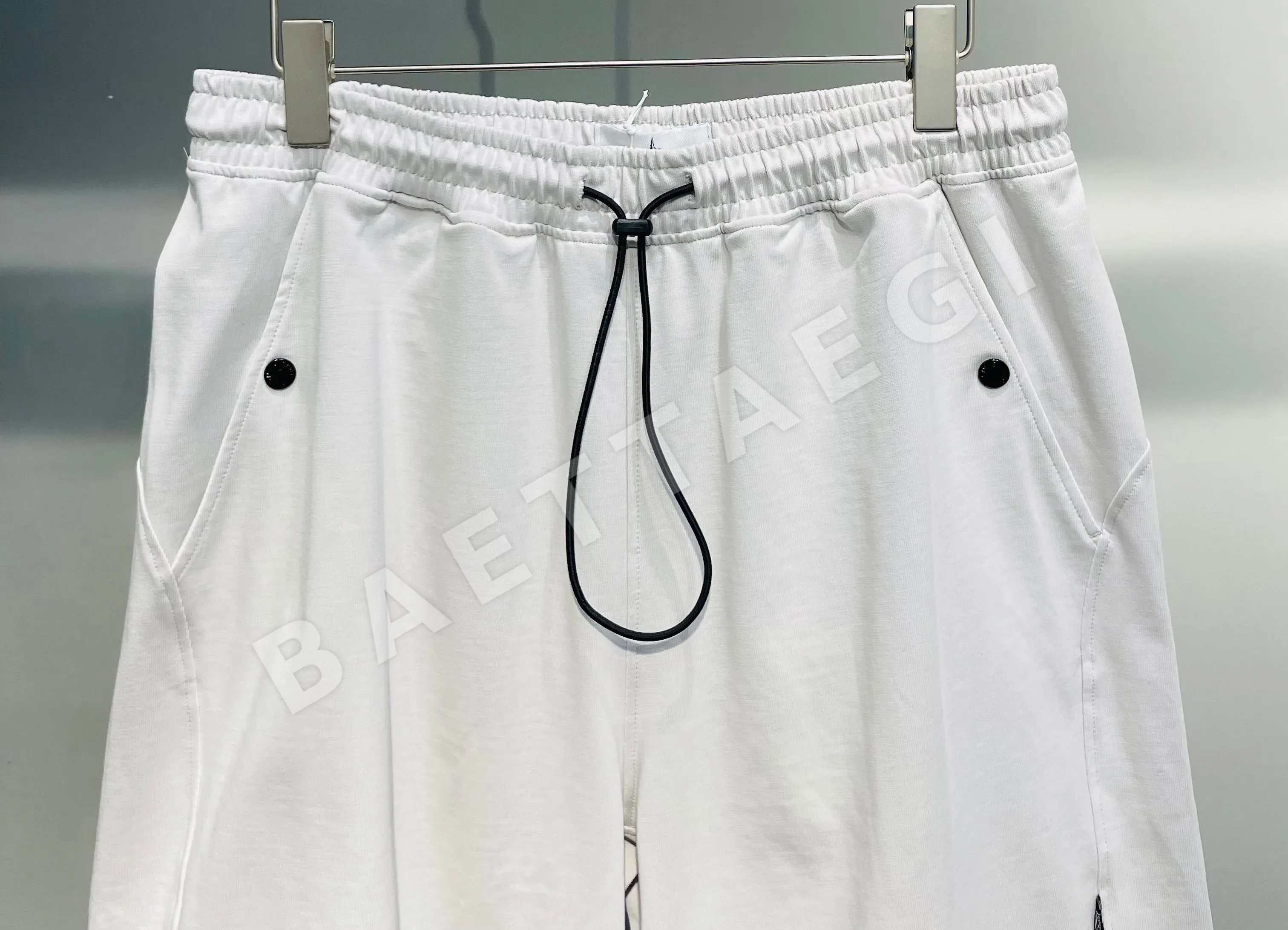 스톤아일랜드 컴퍼스 패치 프린트 고무 허리 반바지 상세 이미지 7