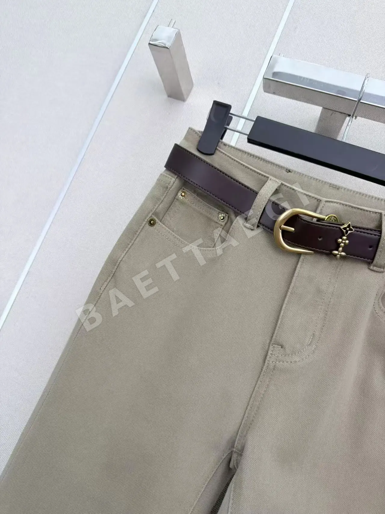 루이비통 엠보 포켓 플레어 여성 바지 상세 이미지 3