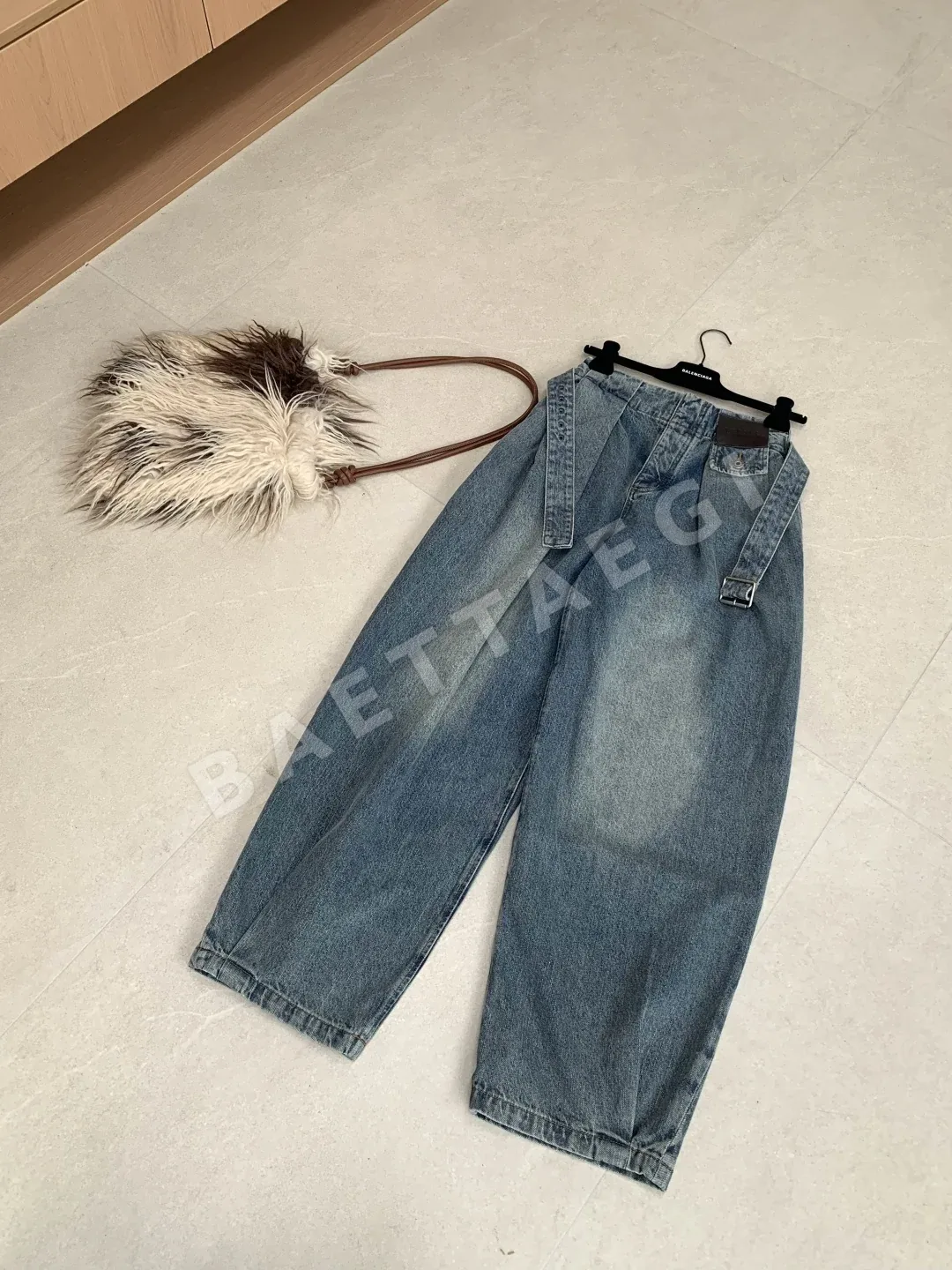 로에베 와이드 오버핏 워싱 남성 청바지 상세 이미지 2