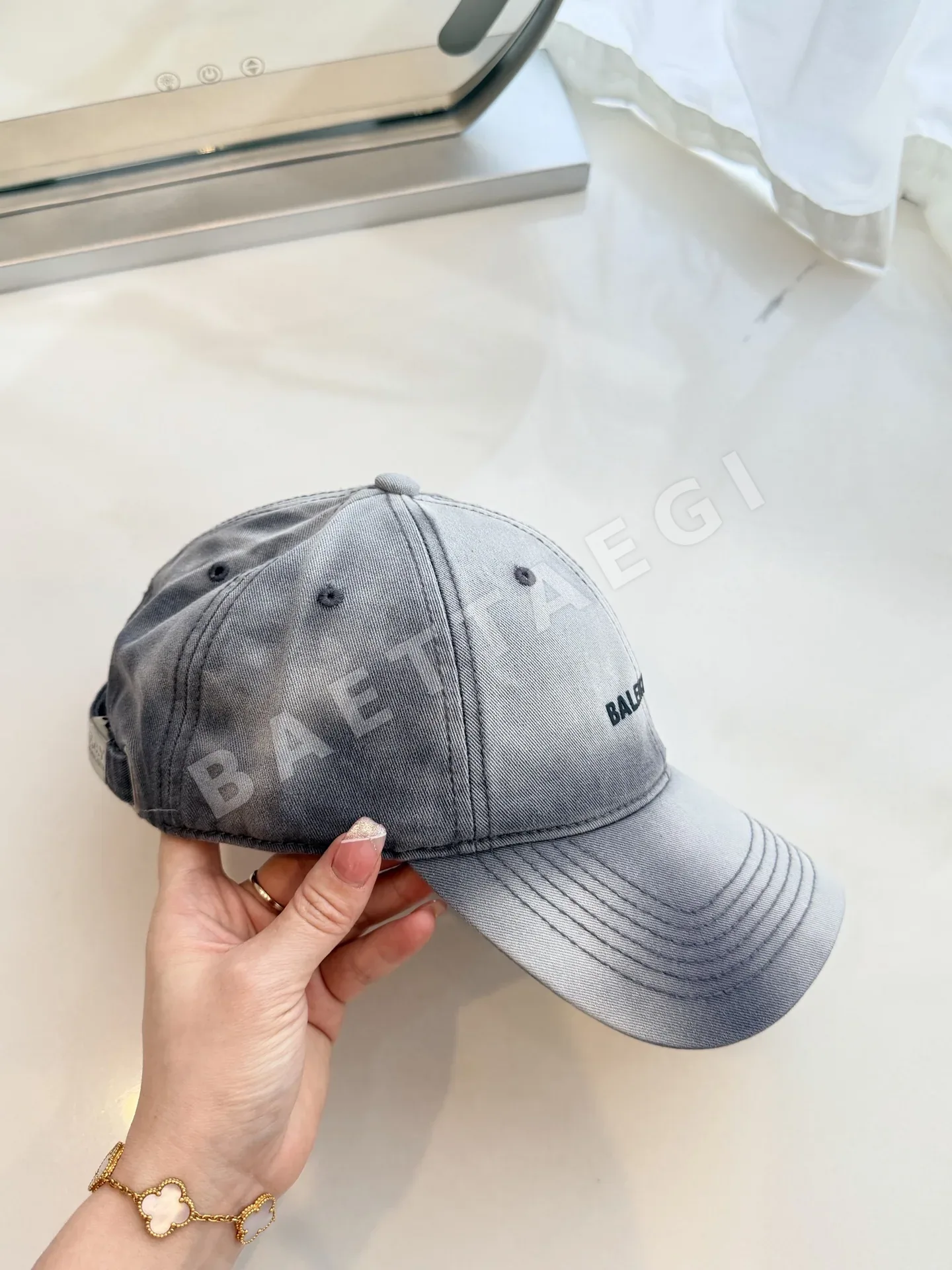 발렌시아가 워시드 데님 베이스볼 캡 상세 이미지 8