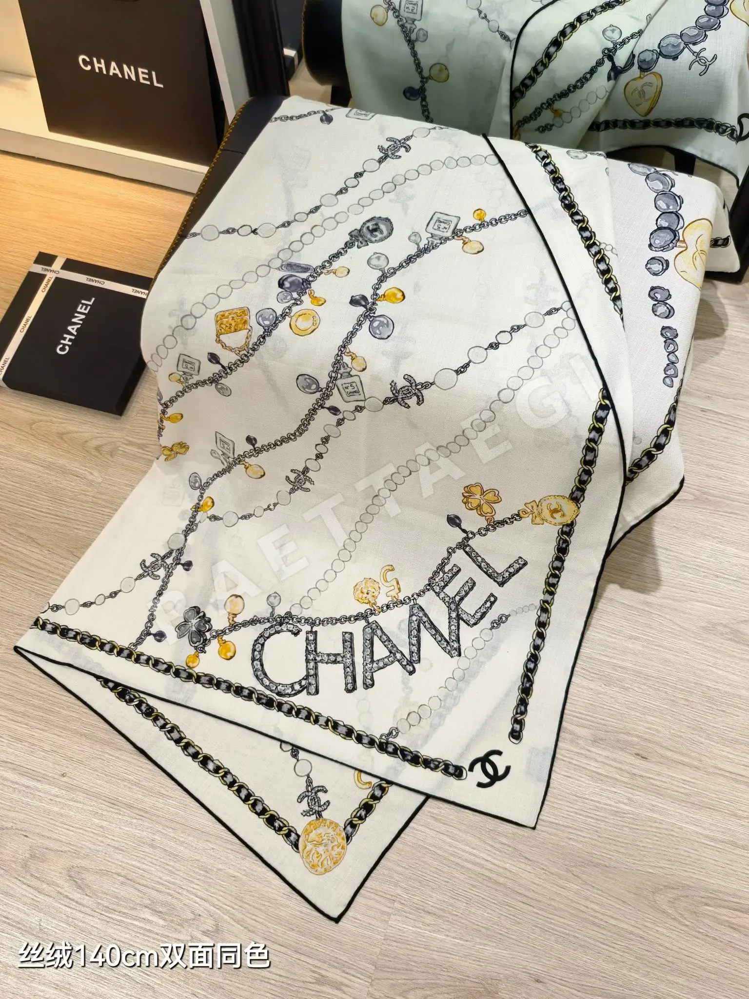 샤넬 90x 90 cm 스카프 상세 이미지 3