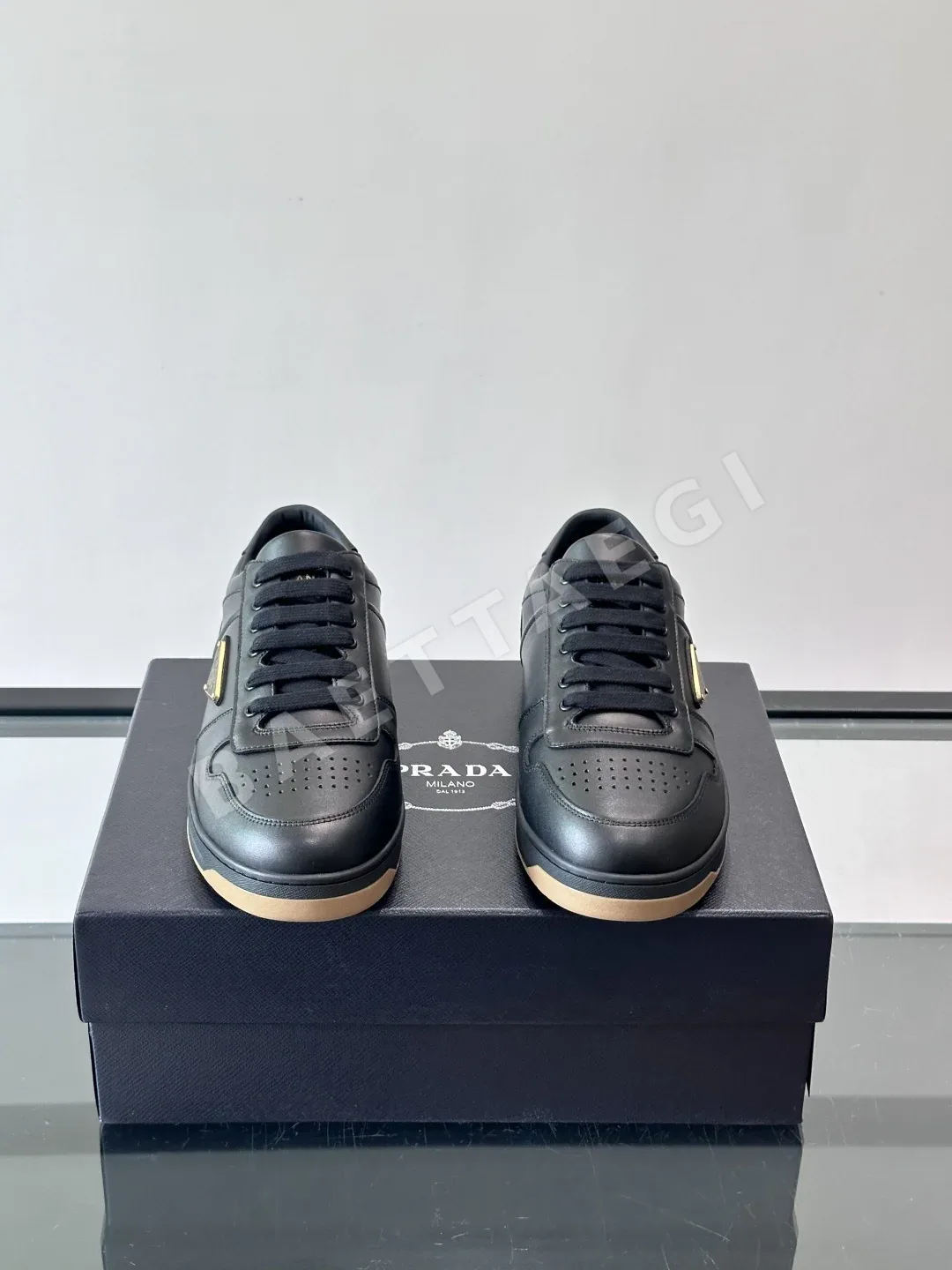 프라다 컬러 블록 남성 스니커즈 상세 이미지 2