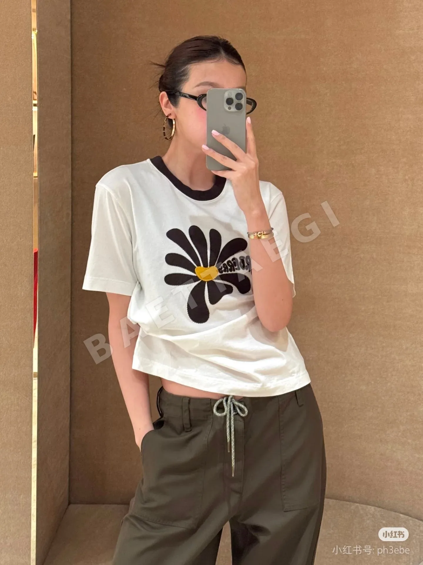 버버리 국화 자수 패치워크 여성 반팔 티셔츠 상세 이미지 1